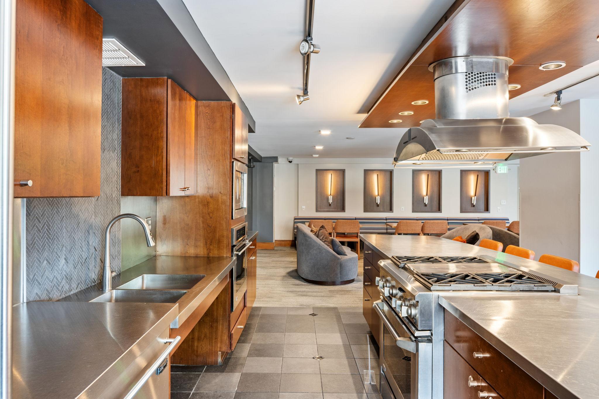 View of Residential at 401 1st Street #623, Minneapolis MN 55401, Minneapolis (45 of 57) - Mike Wilen | Minnesota Team Real Estate