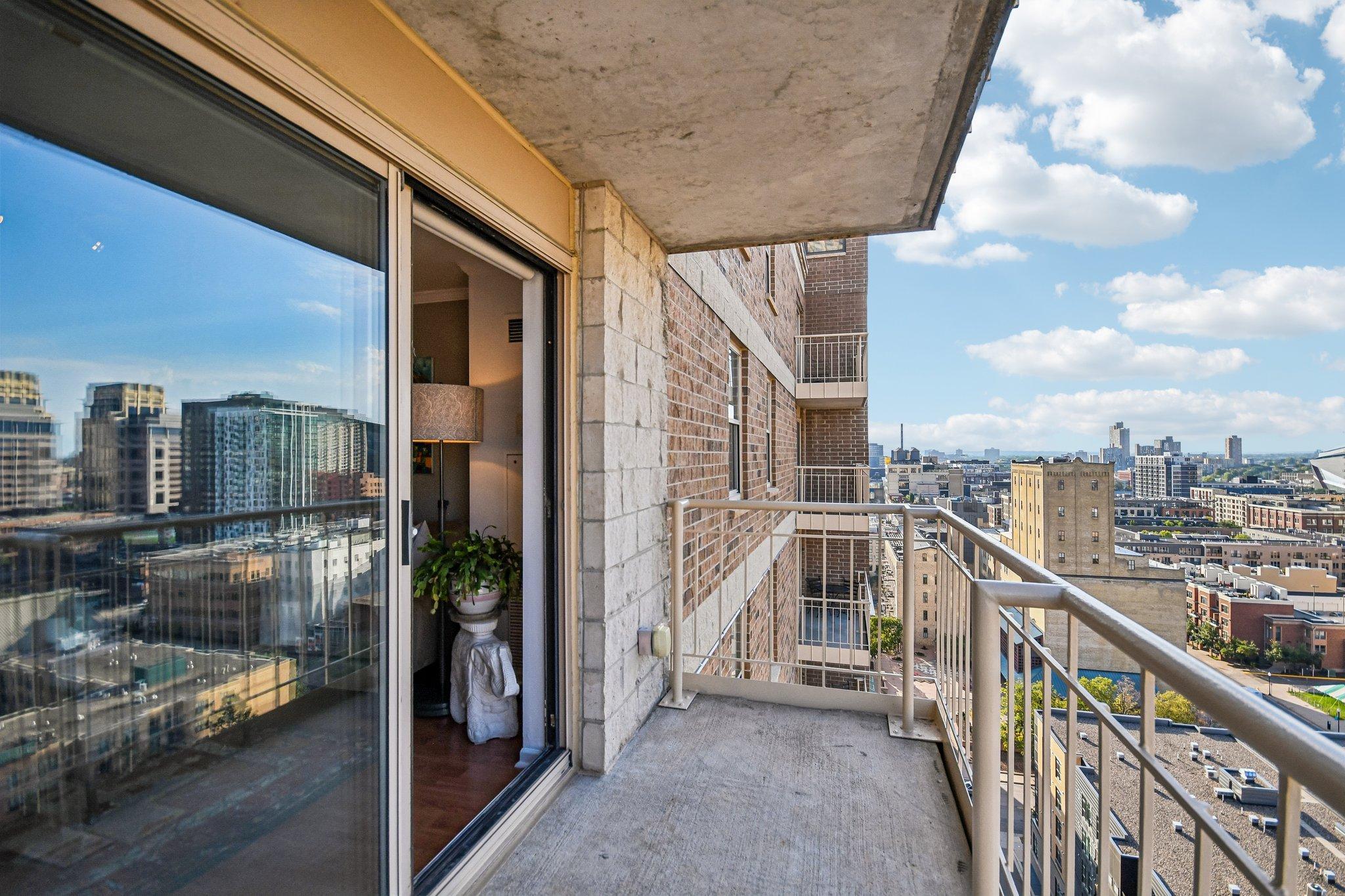 View of Residential at 401 1st Street #1718, Minneapolis MN 55401, Minneapolis (24 of 58) - Mike Wilen | Minnesota Team Real Estate