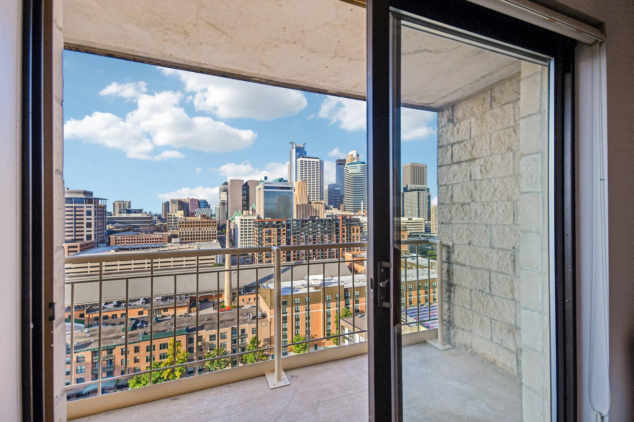 View of Residential at 401 1st Street #1718, Minneapolis MN 55401, Minneapolis (23 of 58) - Mike Wilen | Minnesota Team Real Estate