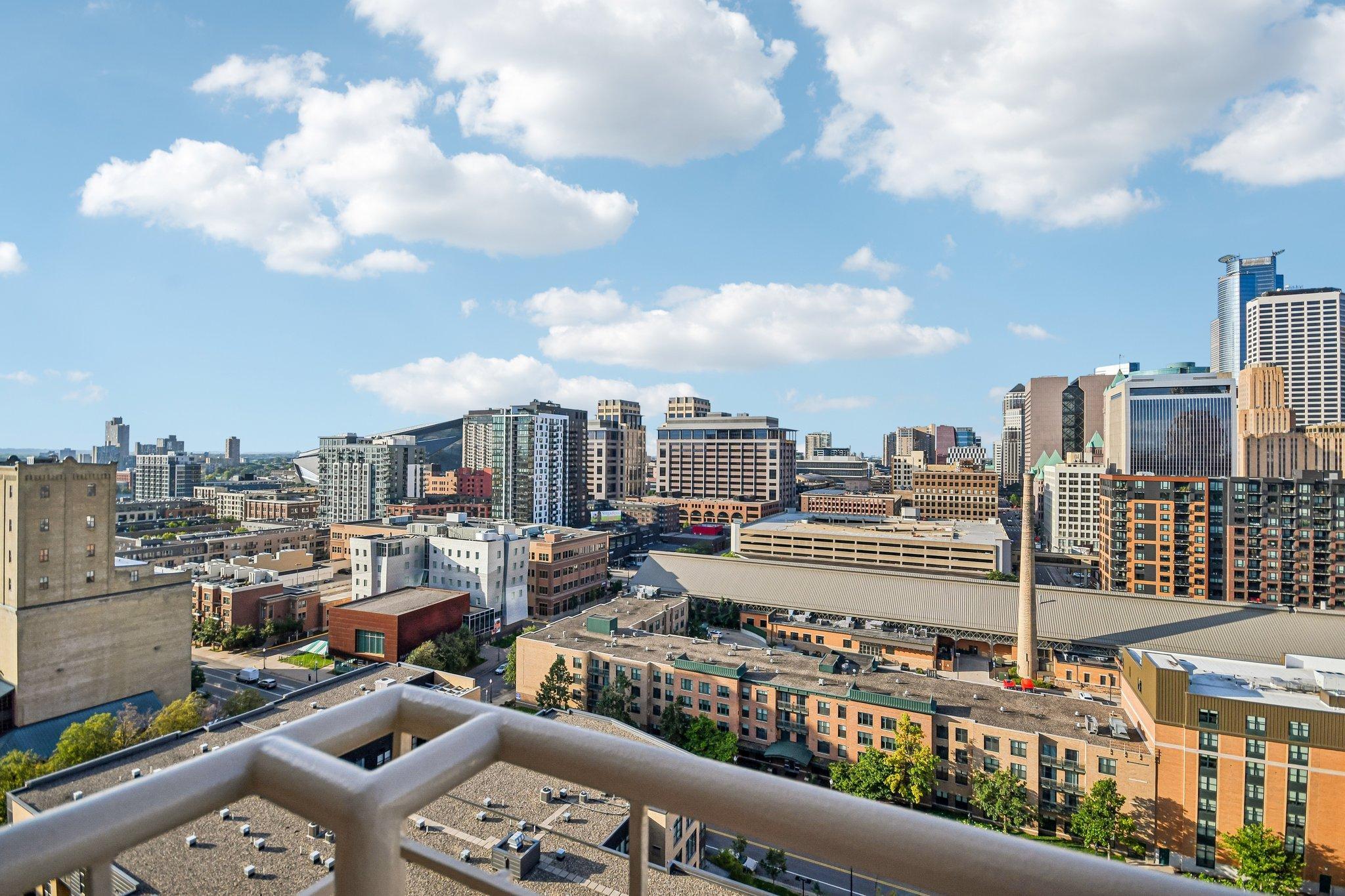 View of Residential at 401 1st Street #1718, Minneapolis MN 55401, Minneapolis (28 of 58) - Mike Wilen | Minnesota Team Real Estate