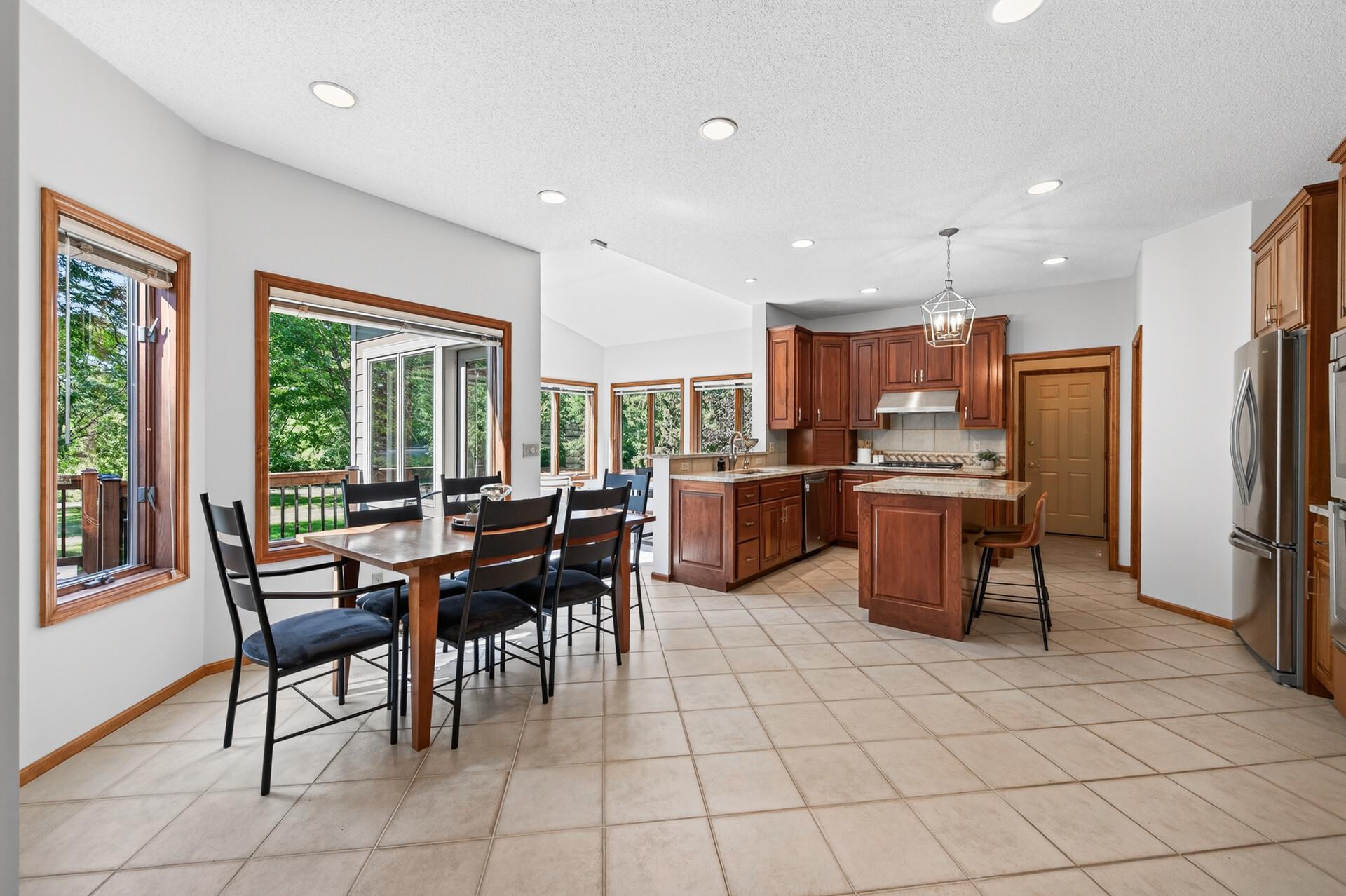 View of Residential at 3034 Edgewater Drive, Woodbury MN 55125, Woodbury (12 of 54) - Mike Wilen | Minnesota Team Real Estate