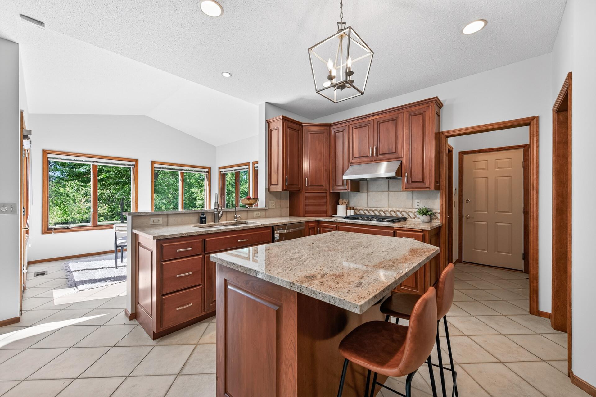 View of Residential at 3034 Edgewater Drive, Woodbury MN 55125, Woodbury (14 of 54) - Mike Wilen | Minnesota Team Real Estate