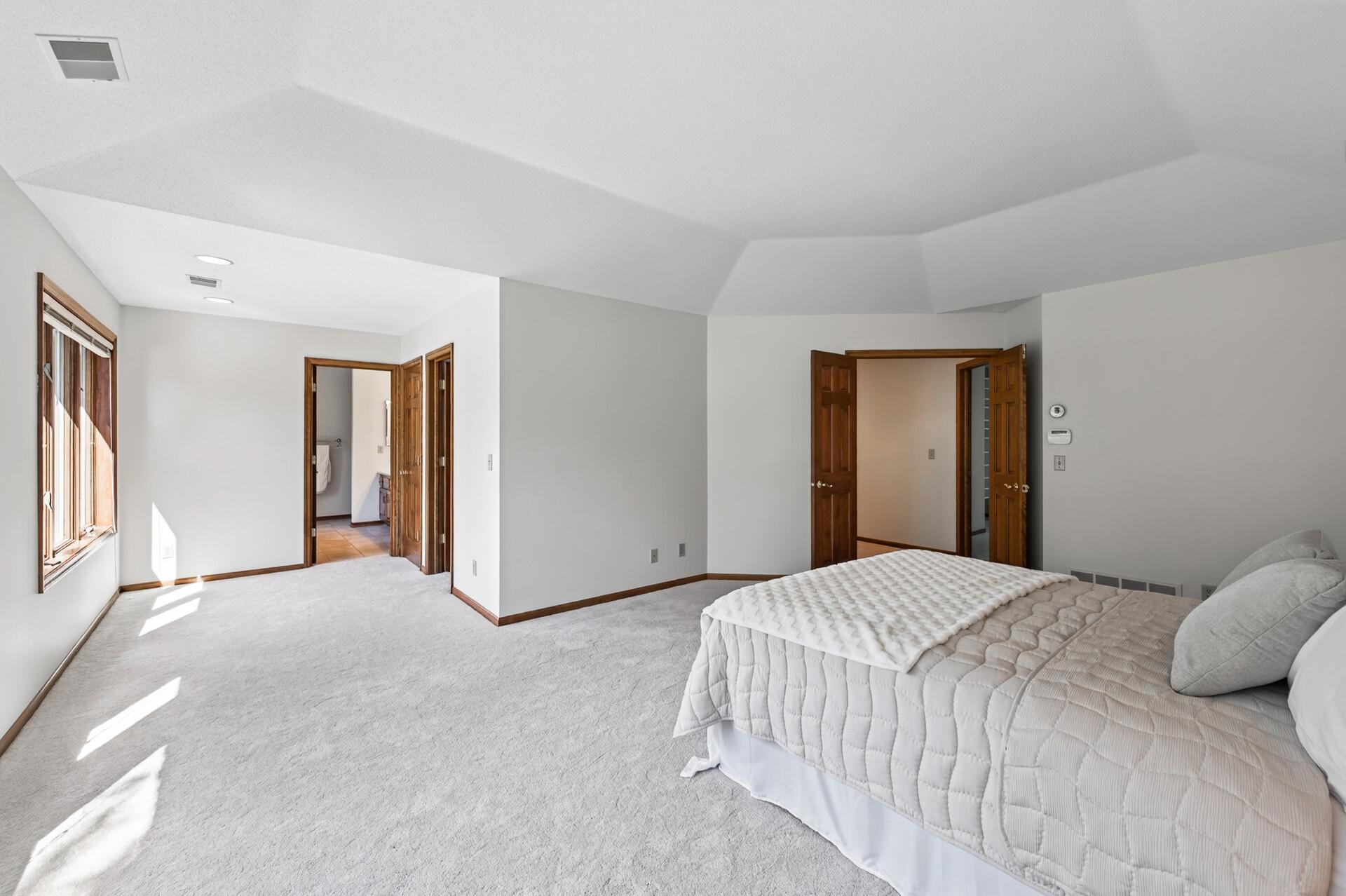 View of Residential at 3034 Edgewater Drive, Woodbury MN 55125, Woodbury (24 of 54) - Mike Wilen | Minnesota Team Real Estate