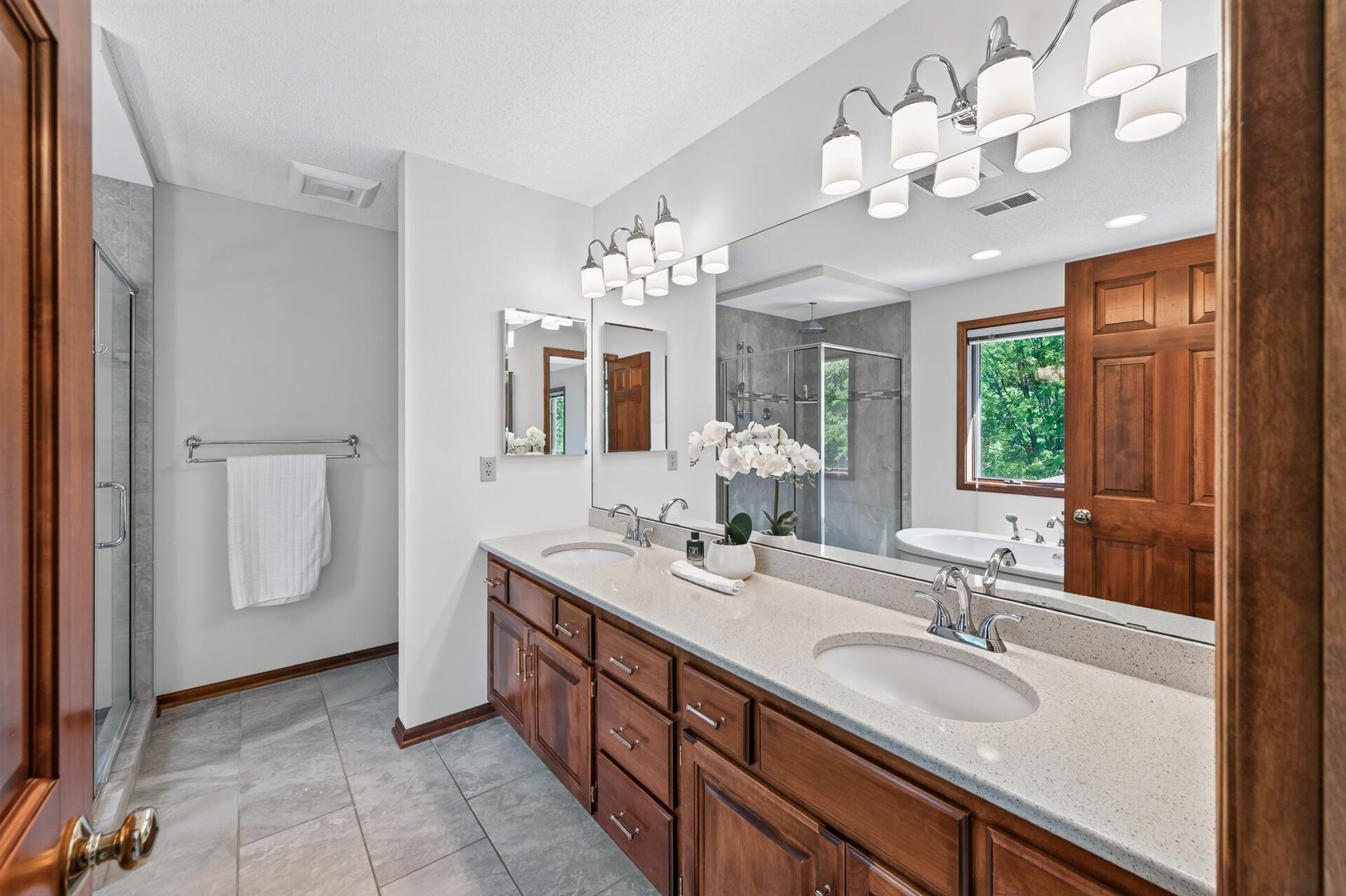 View of Residential at 3034 Edgewater Drive, Woodbury MN 55125, Woodbury (25 of 54) - Mike Wilen | Minnesota Team Real Estate