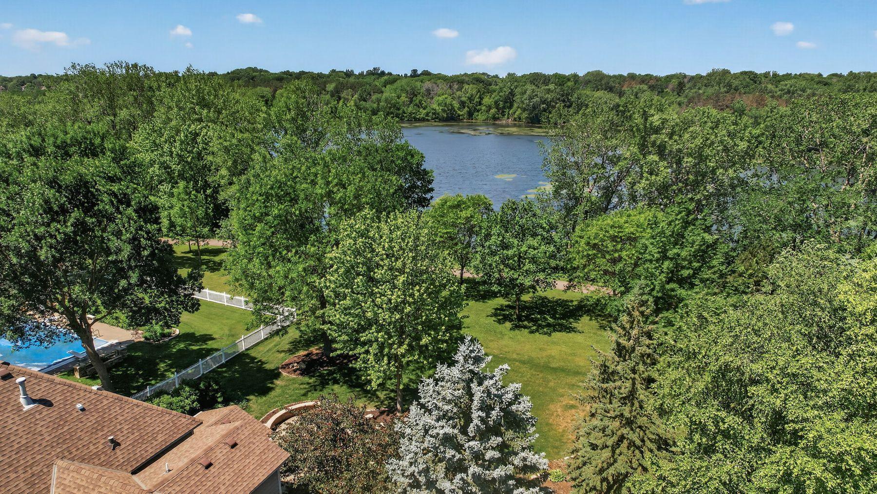 View of Residential at 3034 Edgewater Drive, Woodbury MN 55125, Woodbury (47 of 54) - Mike Wilen | Minnesota Team Real Estate