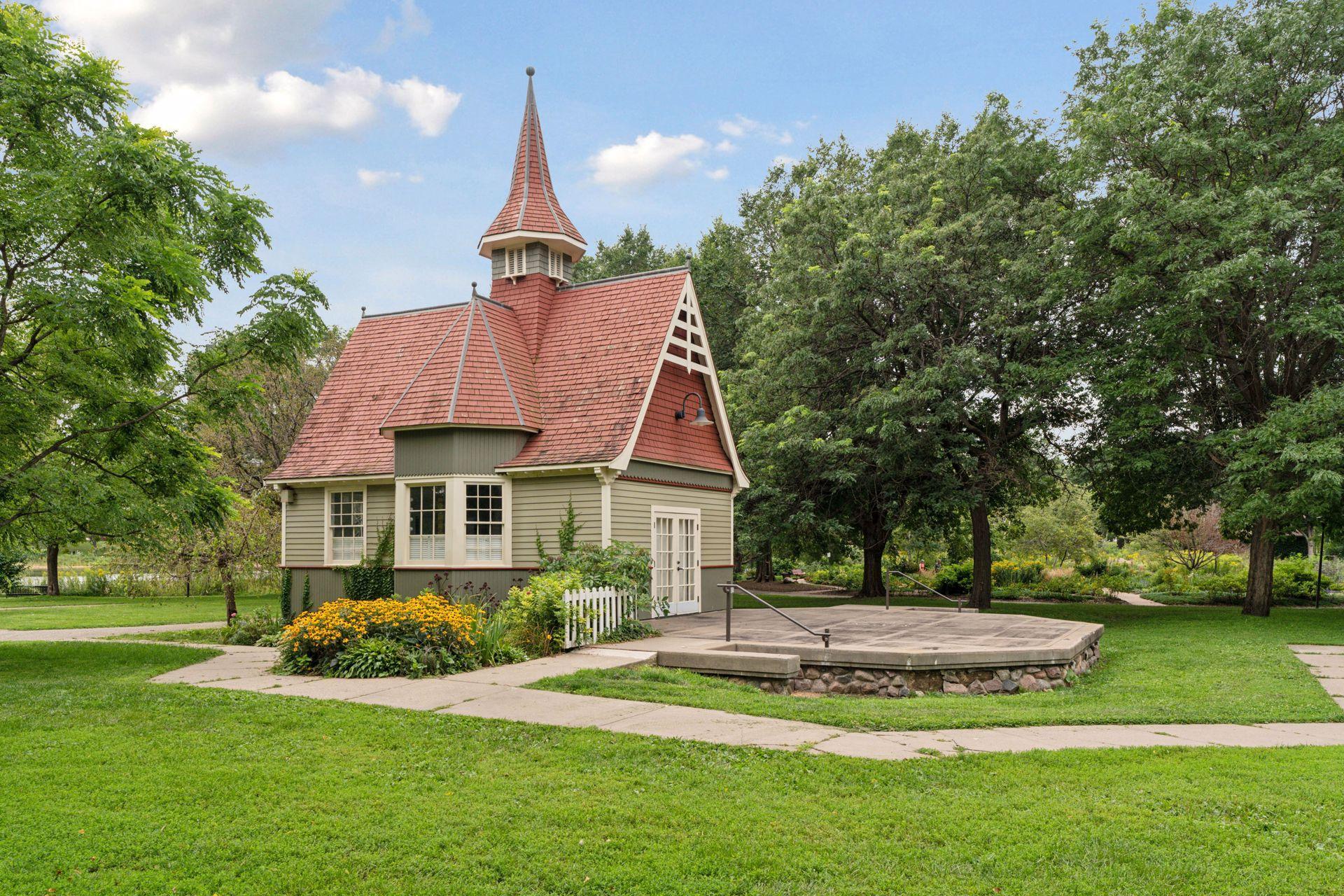 View of Residential at 317 Groveland Avenue #311, Minneapolis MN 55403, Minneapolis (58 of 61) - Mike Wilen | Minnesota Team Real Estate