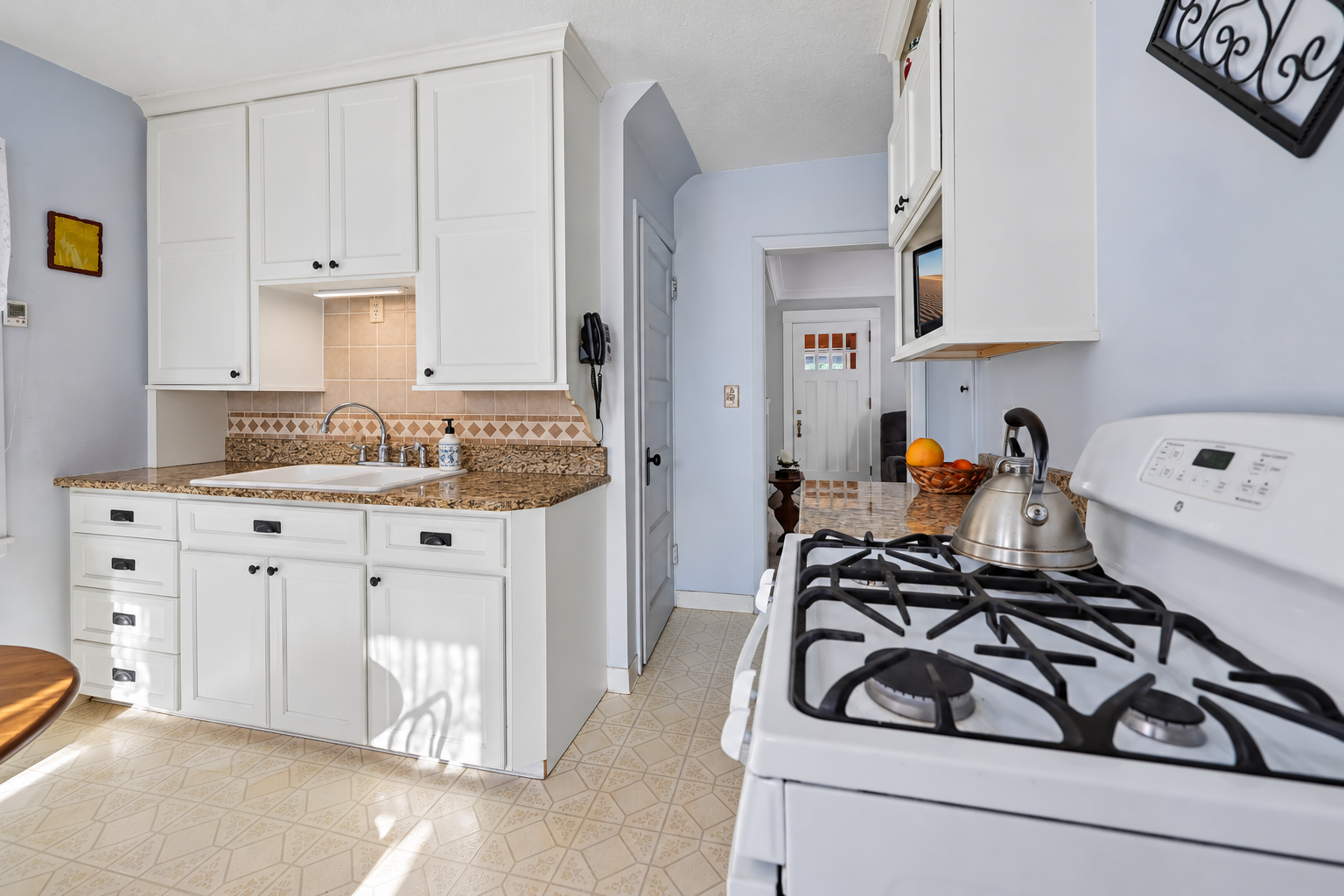 View of Residential at 655 Simpson Street, Saint Paul MN 55104, Saint Paul (25 of 58) - Mike Wilen | Minnesota Team Real Estate