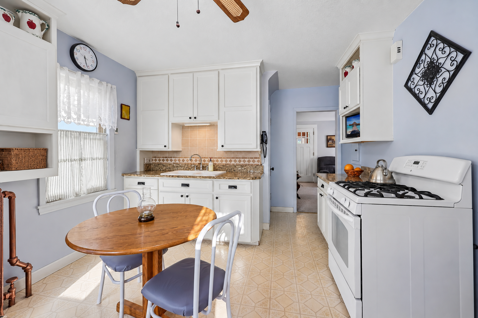 View of Residential at 655 Simpson Street, Saint Paul MN 55104, Saint Paul (22 of 58) - Mike Wilen | Minnesota Team Real Estate