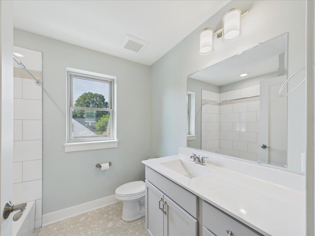 View of Residential at 2913 4th Street, Minneapolis MN 55411, Minneapolis (16 of 20) - Mike Wilen | Minnesota Team Real Estate