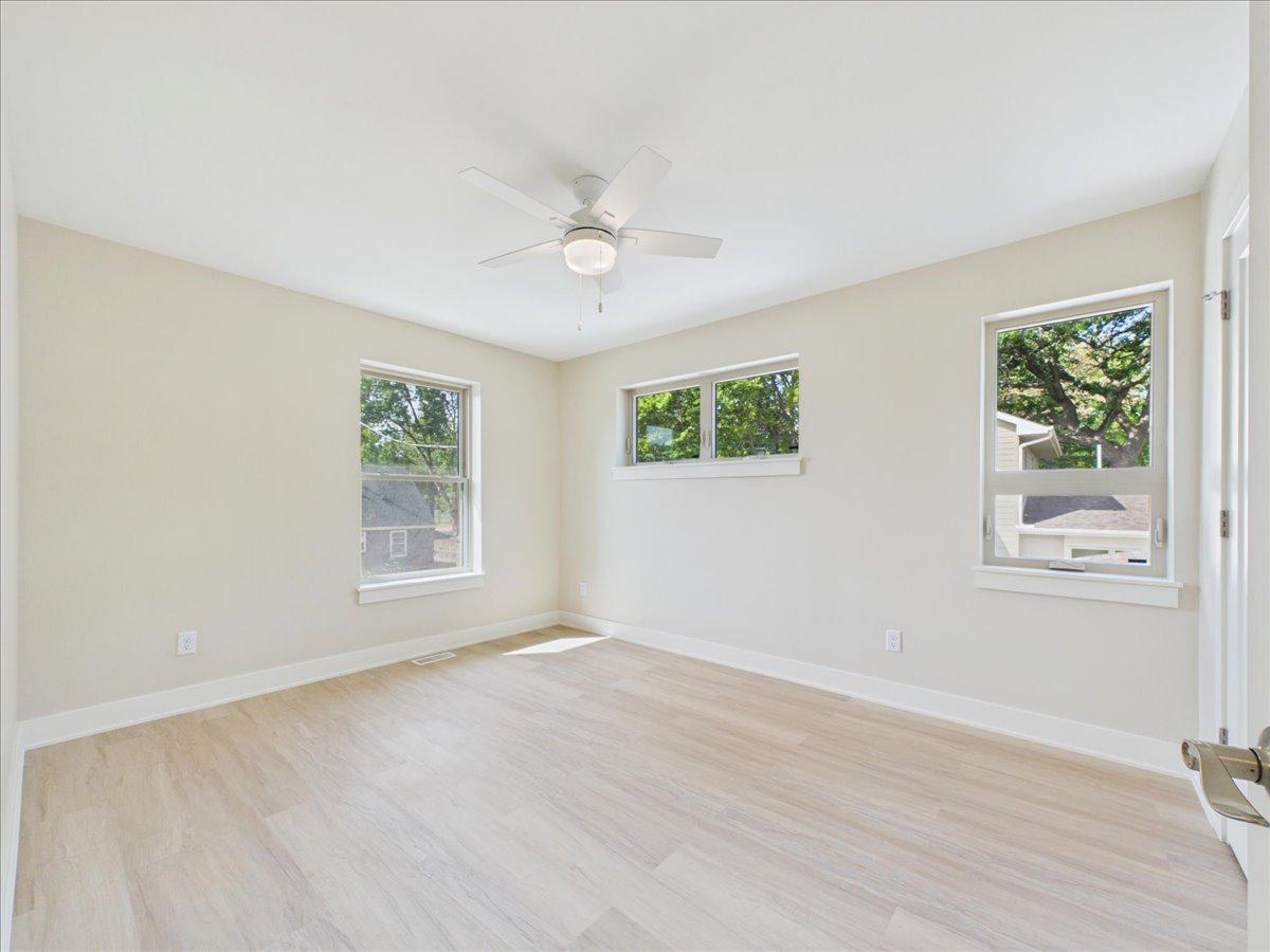 View of Residential at 2913 4th Street, Minneapolis MN 55411, Minneapolis (17 of 20) - Mike Wilen | Minnesota Team Real Estate