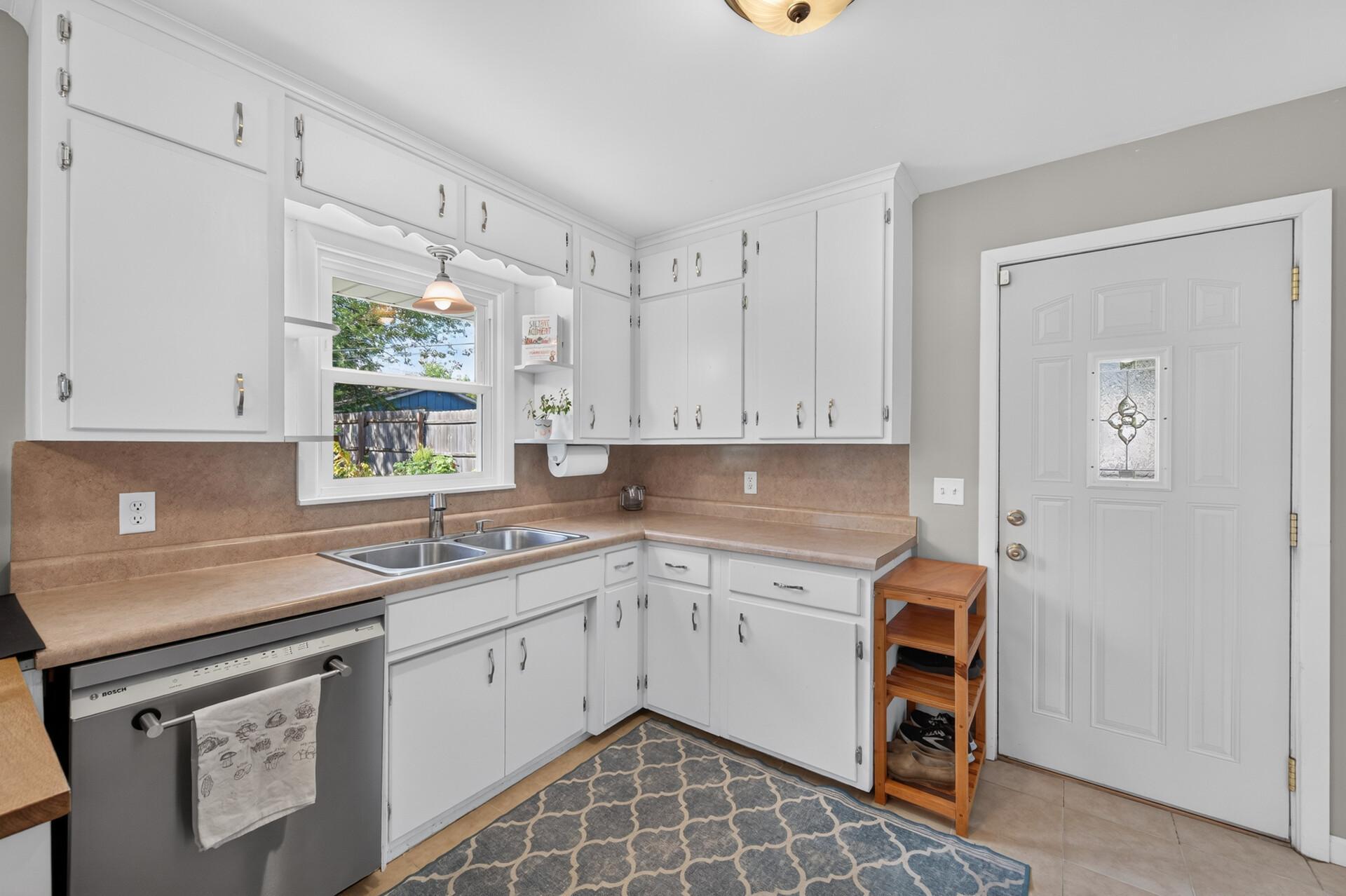 View of Residential at 3812 Buchanan Street, Columbia Heights MN 55421, Columbia Heights (8 of 28) - Mike Wilen | Minnesota Team Real Estate