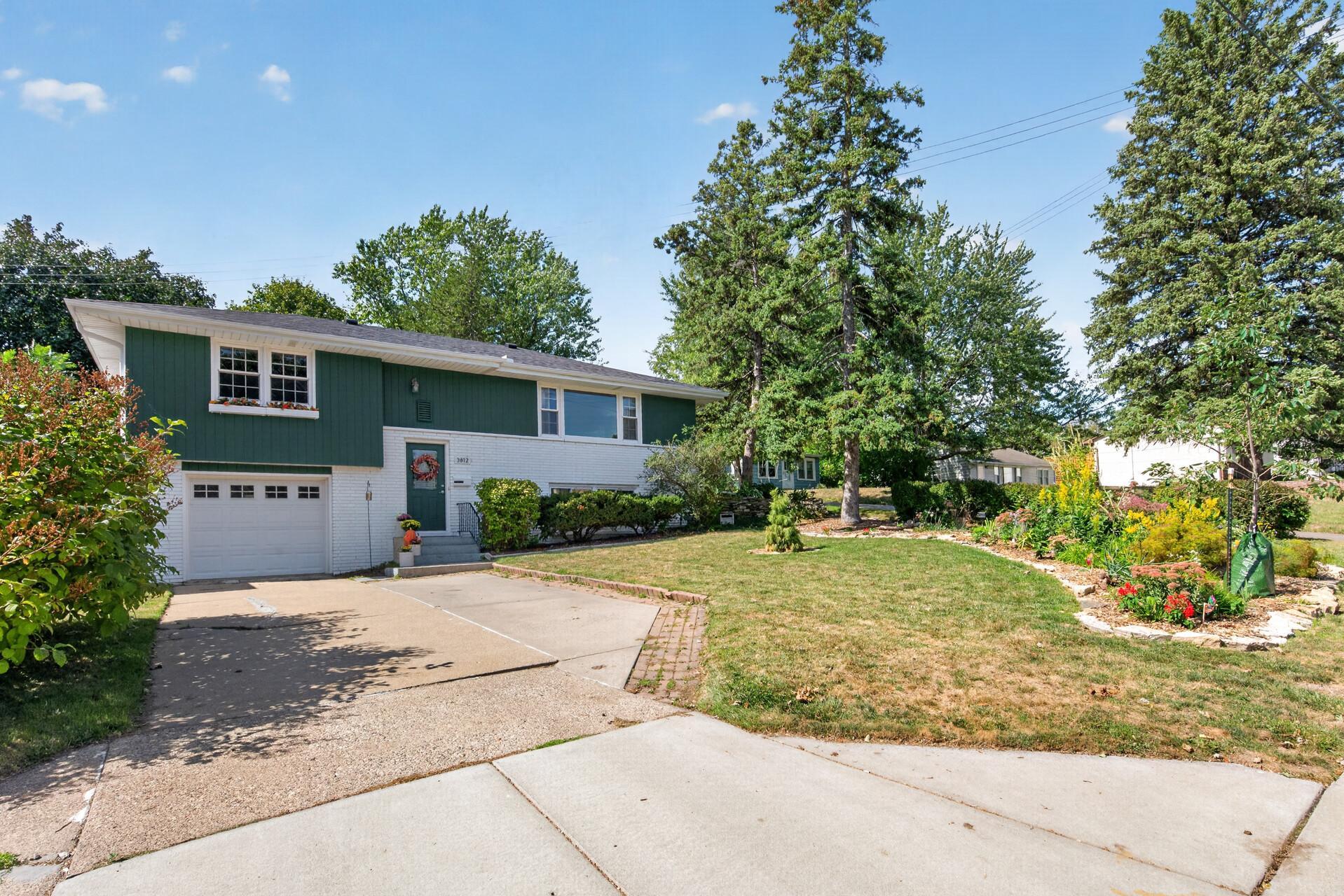 View of Single Family at 3812 Buchanan Street, Columbia Heights - Mike Wilen | Minnesota Team Real Estate