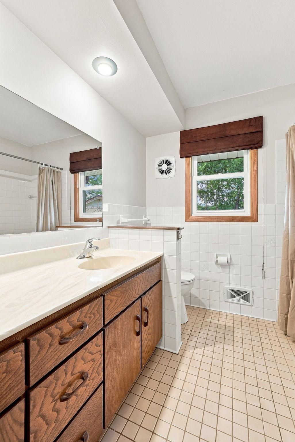 View of Residential at 725 50 1/2 Avenue, Columbia Heights MN 55421, Columbia Heights (21 of 45) - Mike Wilen | Minnesota Team Real Estate