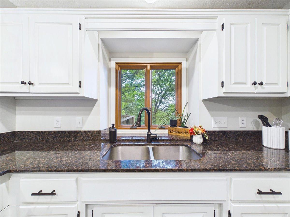View of Residential at 4195 Norma Avenue, Arden Hills MN 55112, Arden Hills (31 of 77) - Mike Wilen | Minnesota Team Real Estate