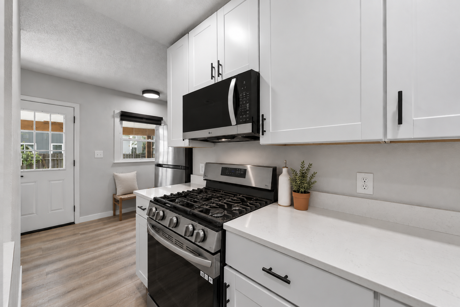 View of Residential at 633 Polk Street, Minneapolis MN 55413, Minneapolis (8 of 28) - Mike Wilen | Minnesota Team Real Estate