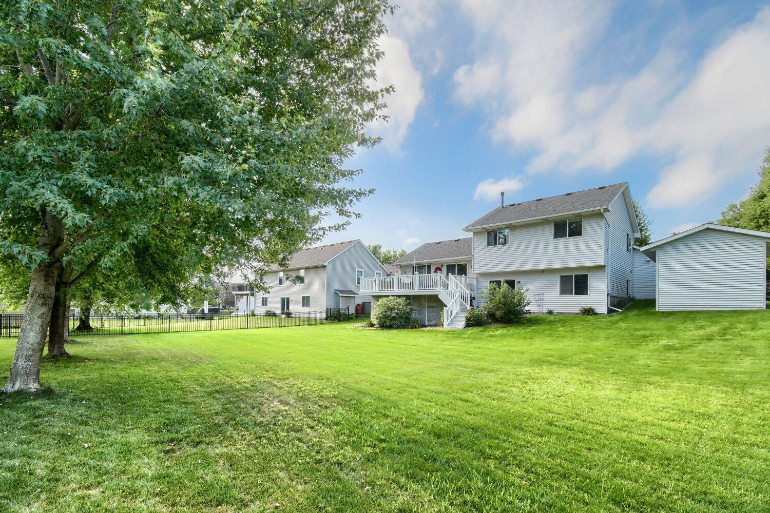 View of Residential at 224 Pendryn Hill Bay, Woodbury MN 55125, Woodbury (26 of 32) - Mike Wilen | Minnesota Team Real Estate