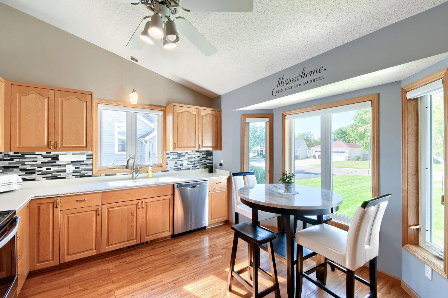 View of Residential at 224 Pendryn Hill Bay, Woodbury MN 55125, Woodbury (4 of 32) - Mike Wilen | Minnesota Team Real Estate