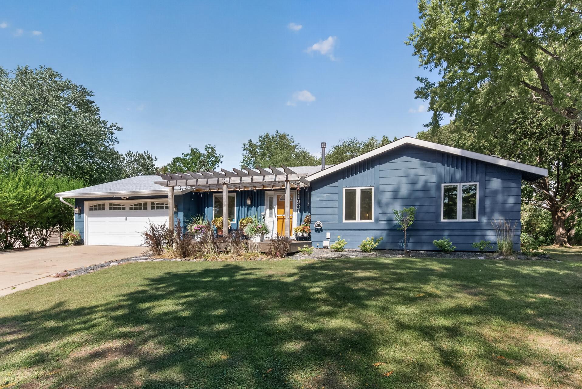 View of Single Family at 11901 River Hills Circle, Burnsville - Mike Wilen | Minnesota Team Real Estate