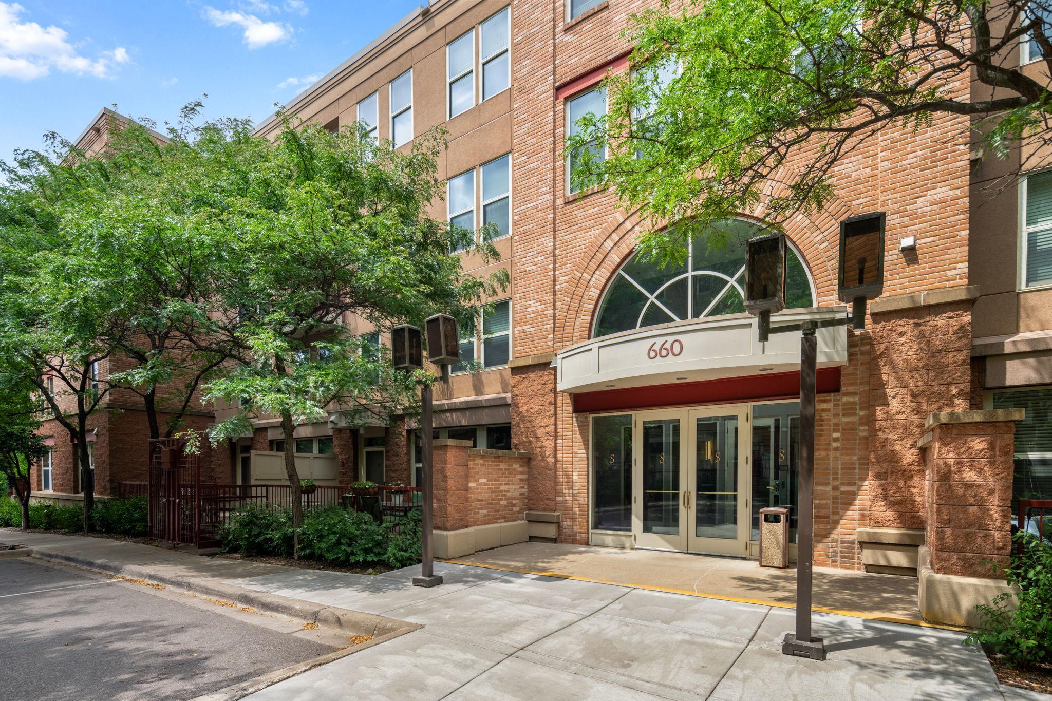 View of Residential at 660 2nd Street #301, Minneapolis MN 55401, Minneapolis (17 of 43) - Mike Wilen | Minnesota Team Real Estate