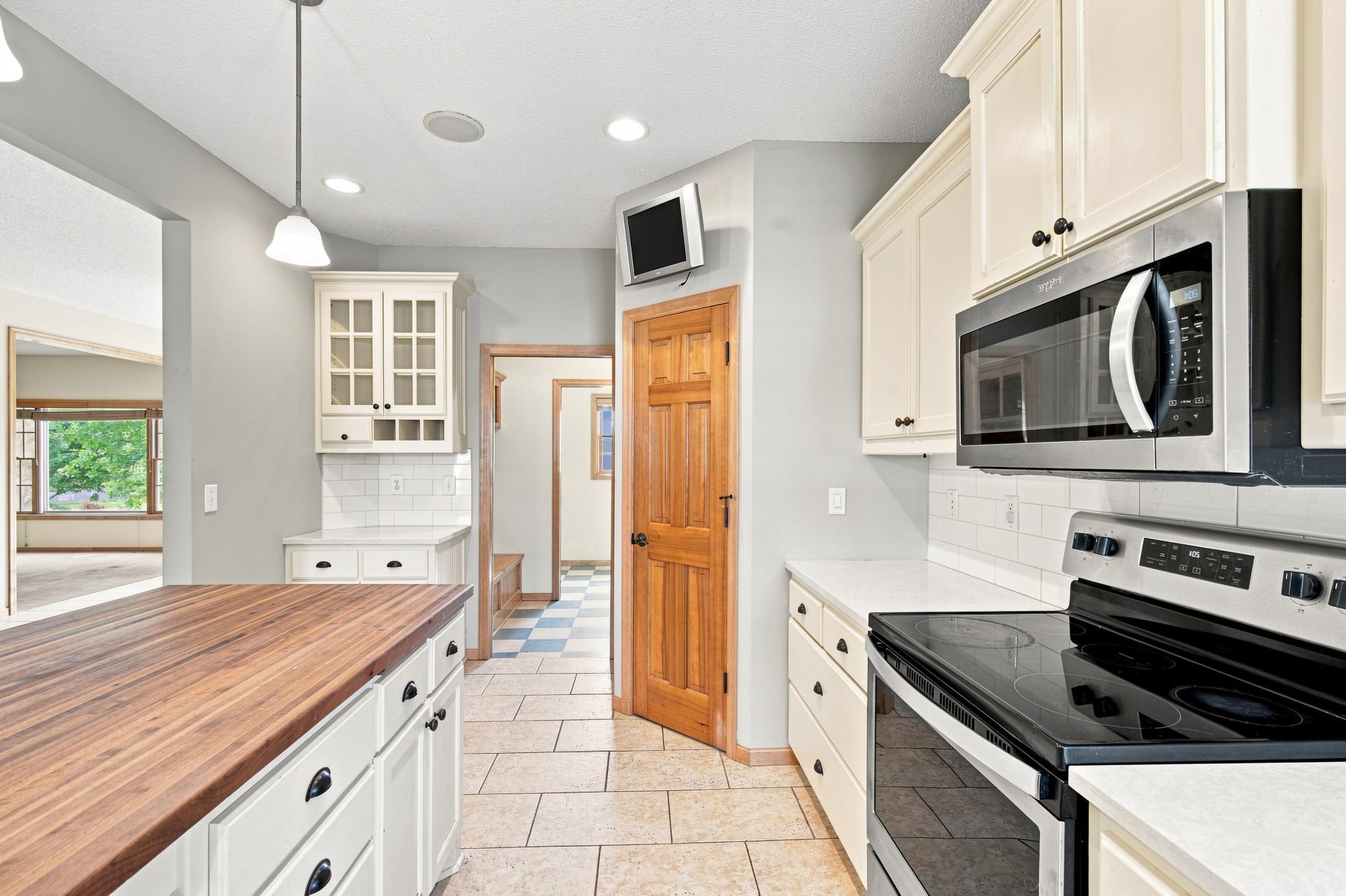 View of Residential at 11649 Laketowne View, Albertville MN 55301, Albertville (3 of 44) - Mike Wilen | Minnesota Team Real Estate