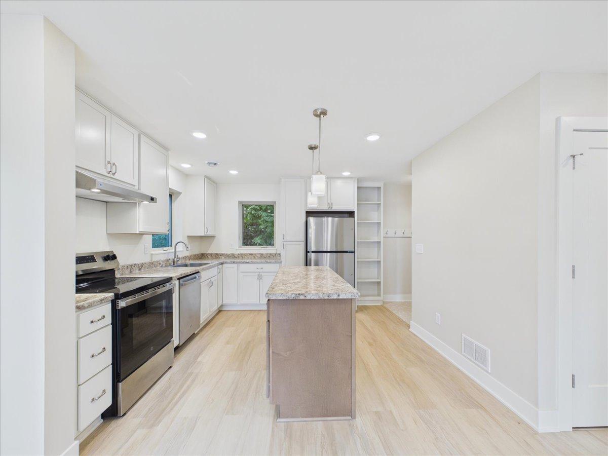 View of Residential at 2911 4th Street, Minneapolis MN 55411, Minneapolis (7 of 32) - Mike Wilen | Minnesota Team Real Estate