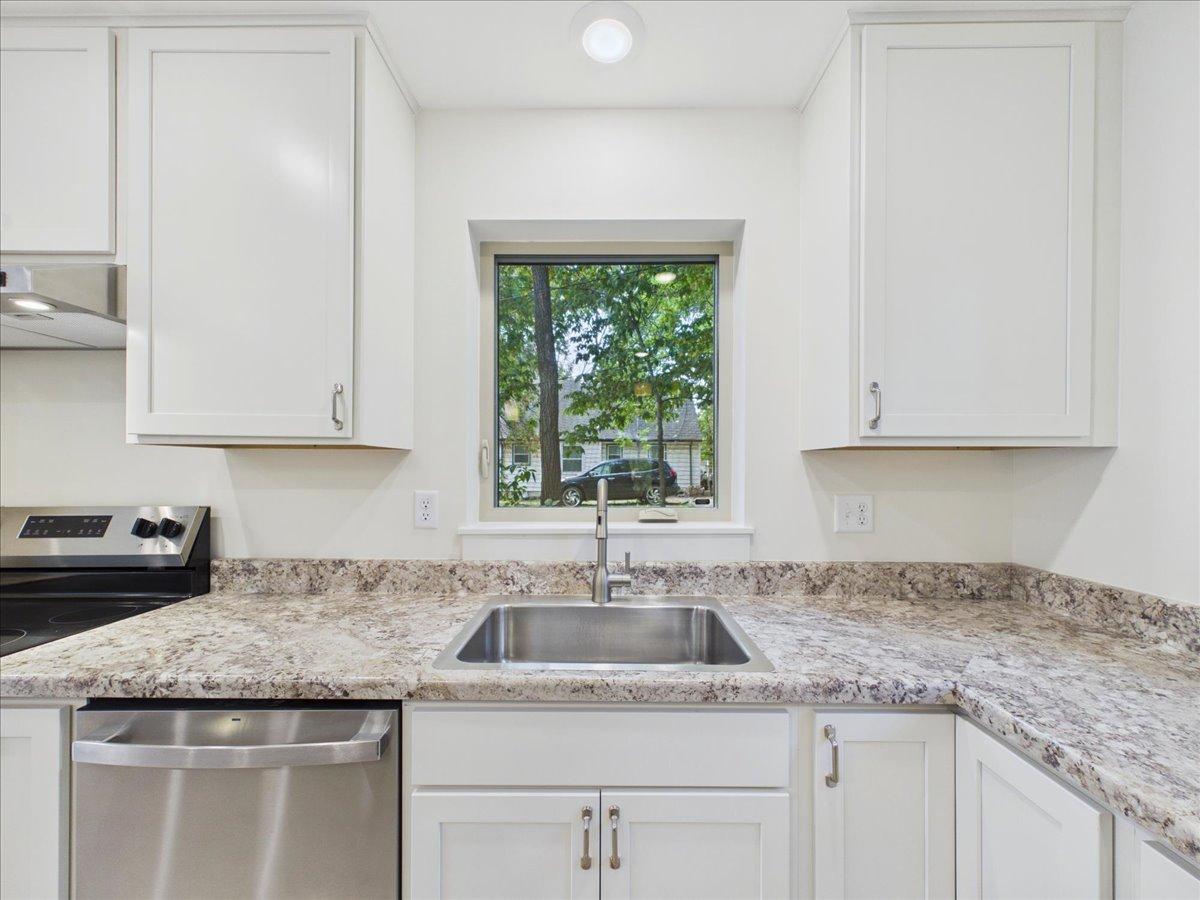 View of Residential at 2911 4th Street, Minneapolis MN 55411, Minneapolis (11 of 32) - Mike Wilen | Minnesota Team Real Estate