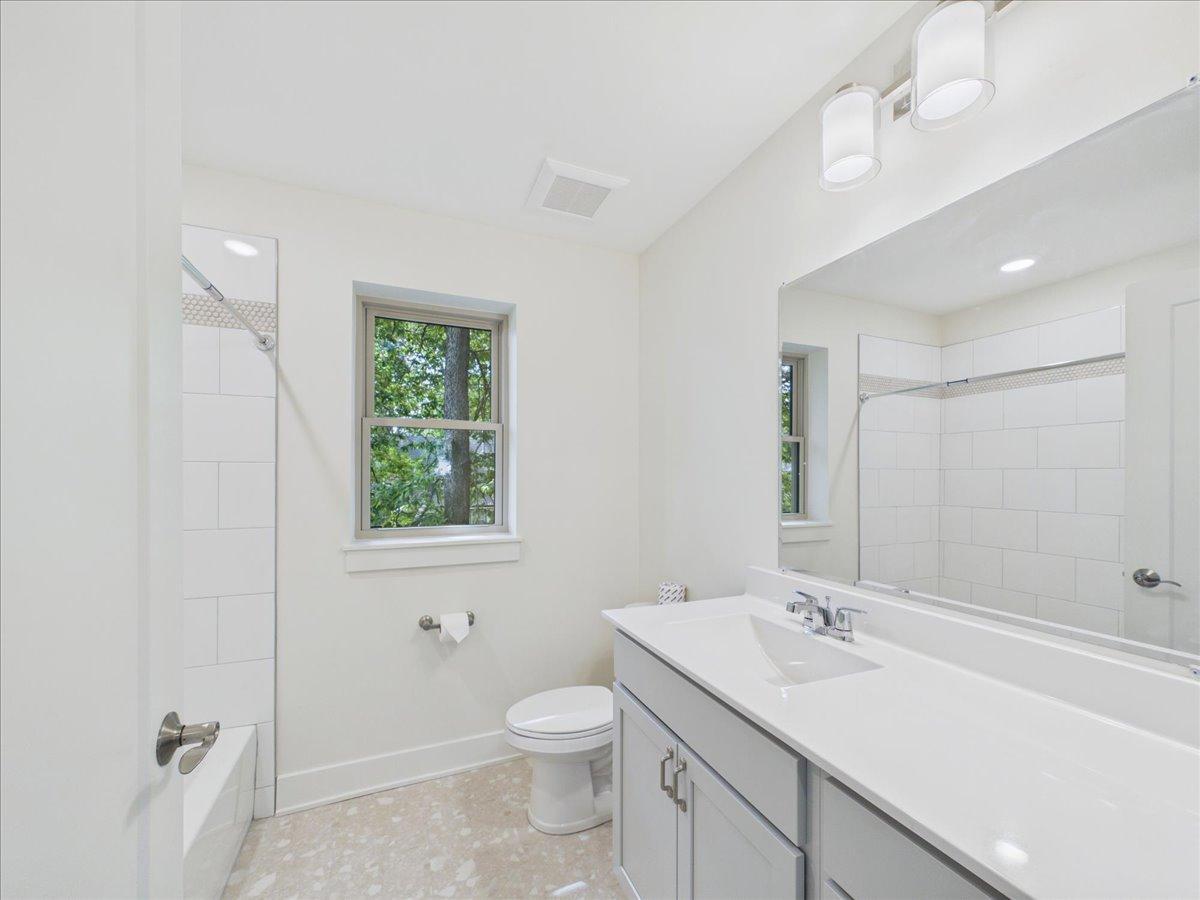 View of Residential at 2911 4th Street, Minneapolis MN 55411, Minneapolis (23 of 32) - Mike Wilen | Minnesota Team Real Estate