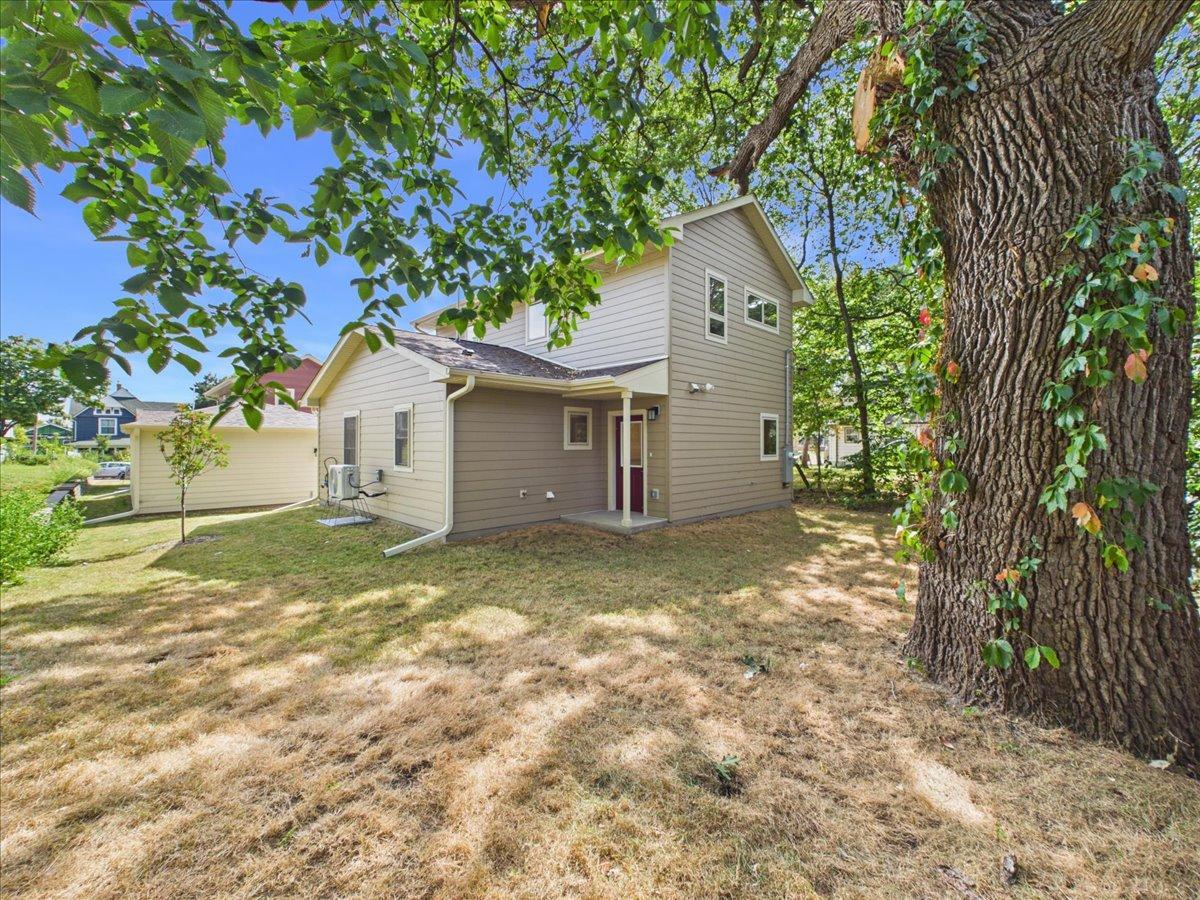 View of Residential at 2911 4th Street, Minneapolis MN 55411, Minneapolis (30 of 32) - Mike Wilen | Minnesota Team Real Estate