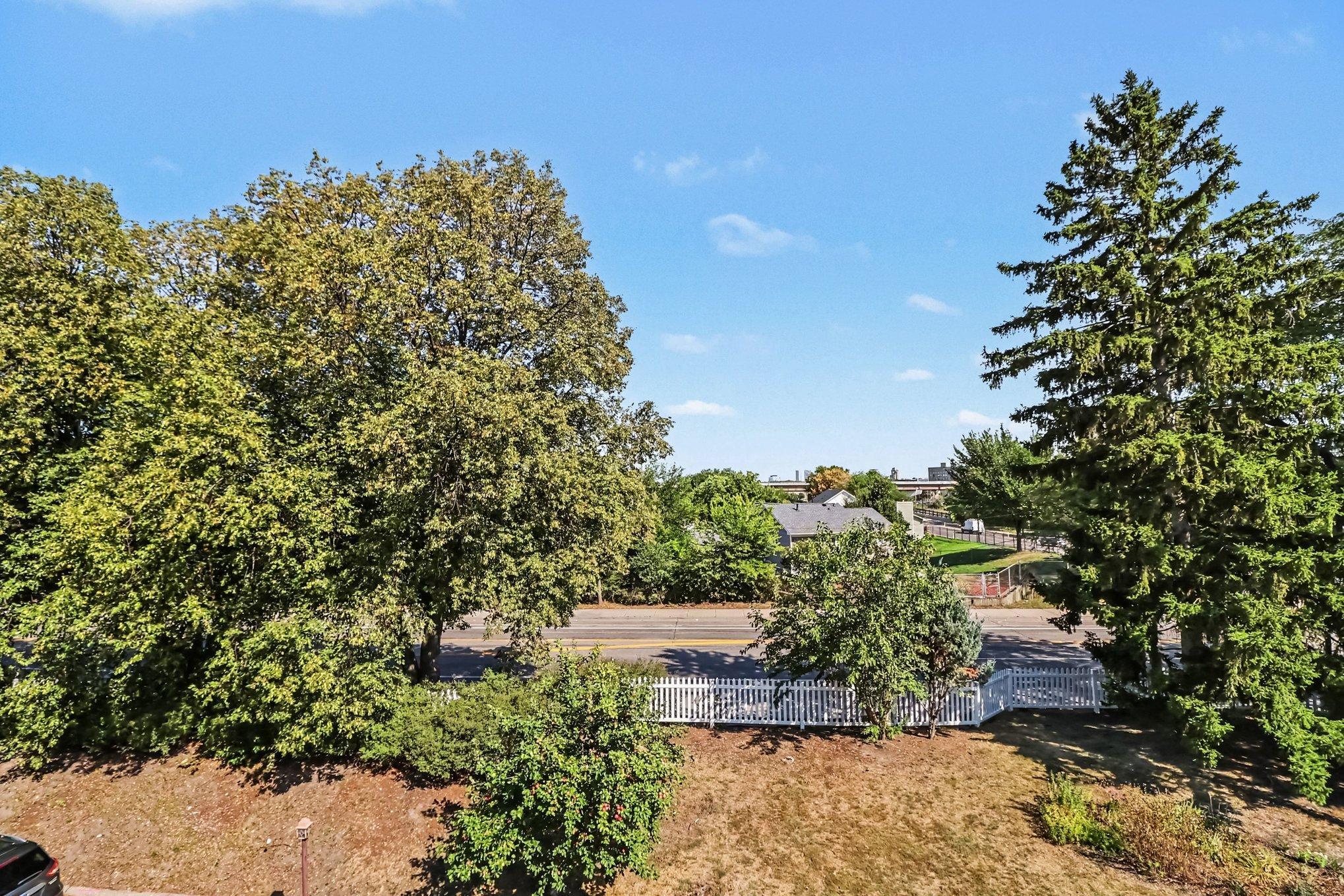 View of Residential at 1306 Boardwalk Place, Minneapolis MN 55411, Minneapolis (21 of 29) - Mike Wilen | Minnesota Team Real Estate