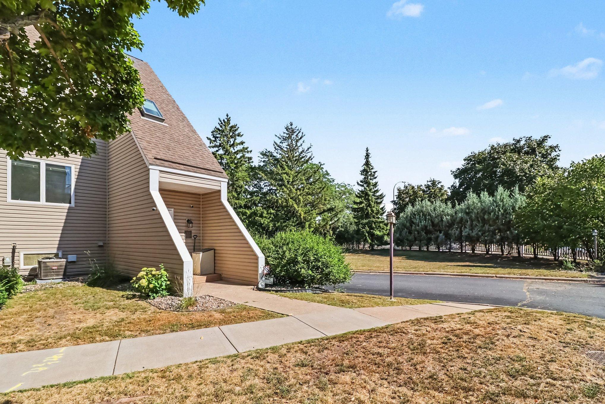 View of Residential at 1306 Boardwalk Place, Minneapolis MN 55411, Minneapolis (3 of 29) - Mike Wilen | Minnesota Team Real Estate