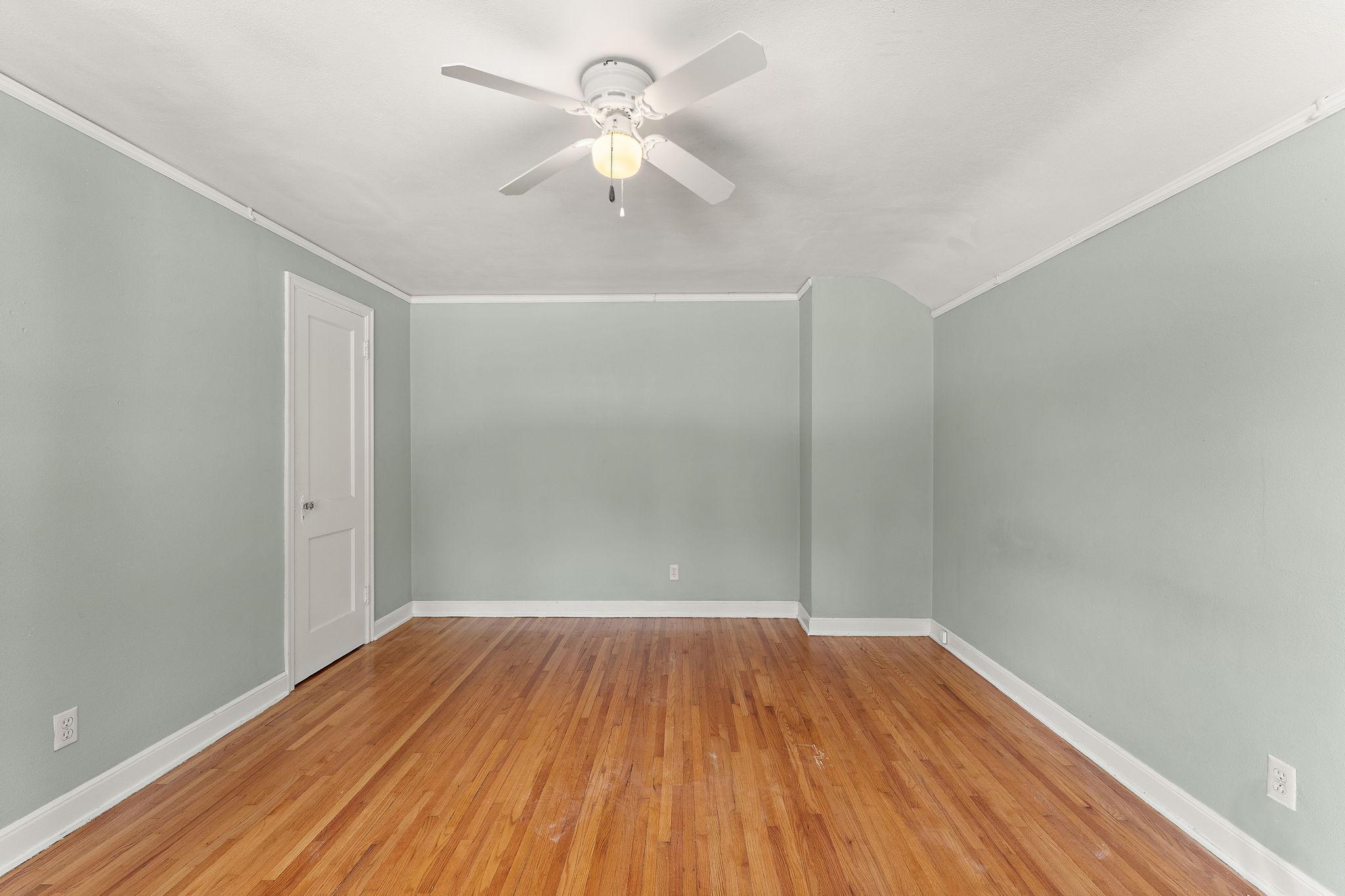 View of Residential Income at 829 Brown Avenue, West Saint Paul MN 55107, West Saint Paul (11 of 19) - Mike Wilen | Minnesota Team Real Estate