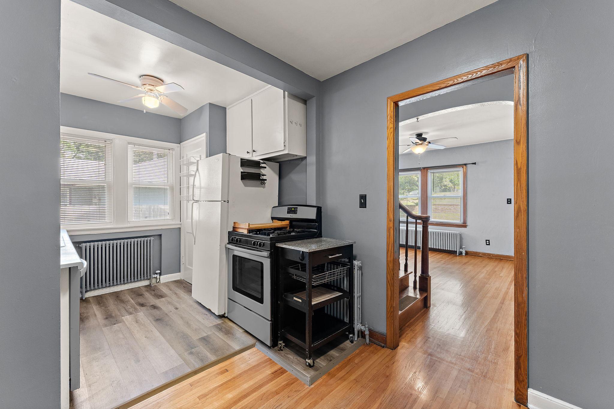 View of Residential Income at 829 Brown Avenue, West Saint Paul MN 55107, West Saint Paul (7 of 19) - Mike Wilen | Minnesota Team Real Estate