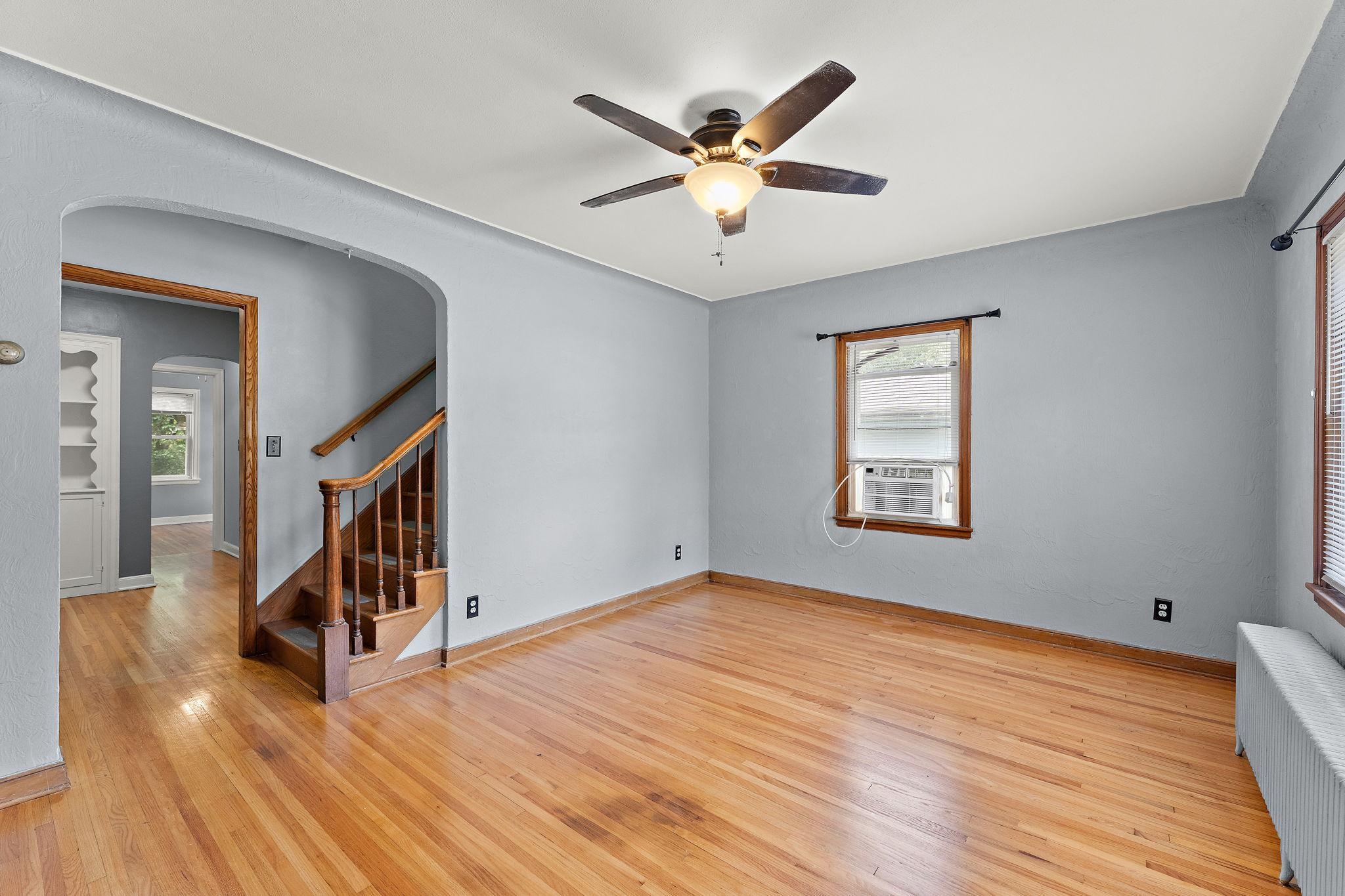 View of Residential Income at 829 Brown Avenue, West Saint Paul MN 55107, West Saint Paul (5 of 19) - Mike Wilen | Minnesota Team Real Estate