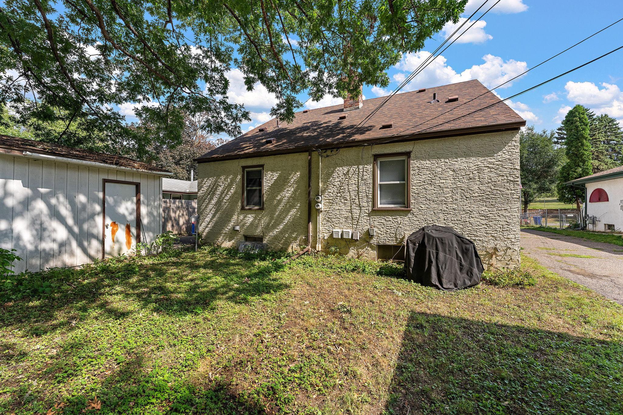 View of Residential Income at 829 Brown Avenue, West Saint Paul MN 55107, West Saint Paul (15 of 19) - Mike Wilen | Minnesota Team Real Estate