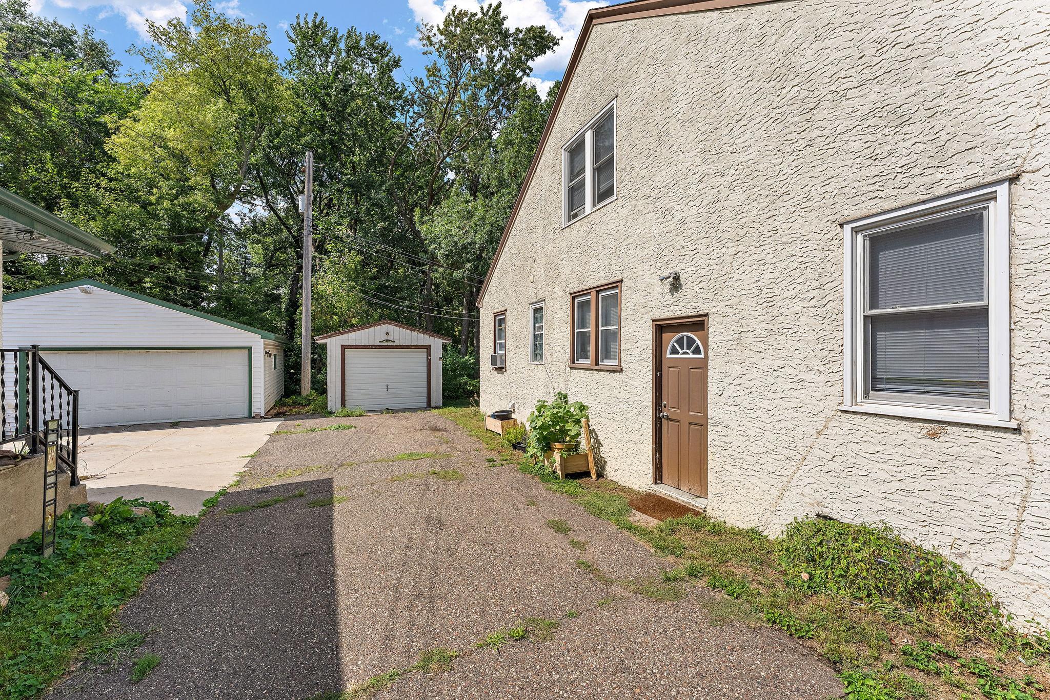 View of Residential Income at 829 Brown Avenue, West Saint Paul MN 55107, West Saint Paul (19 of 19) - Mike Wilen | Minnesota Team Real Estate