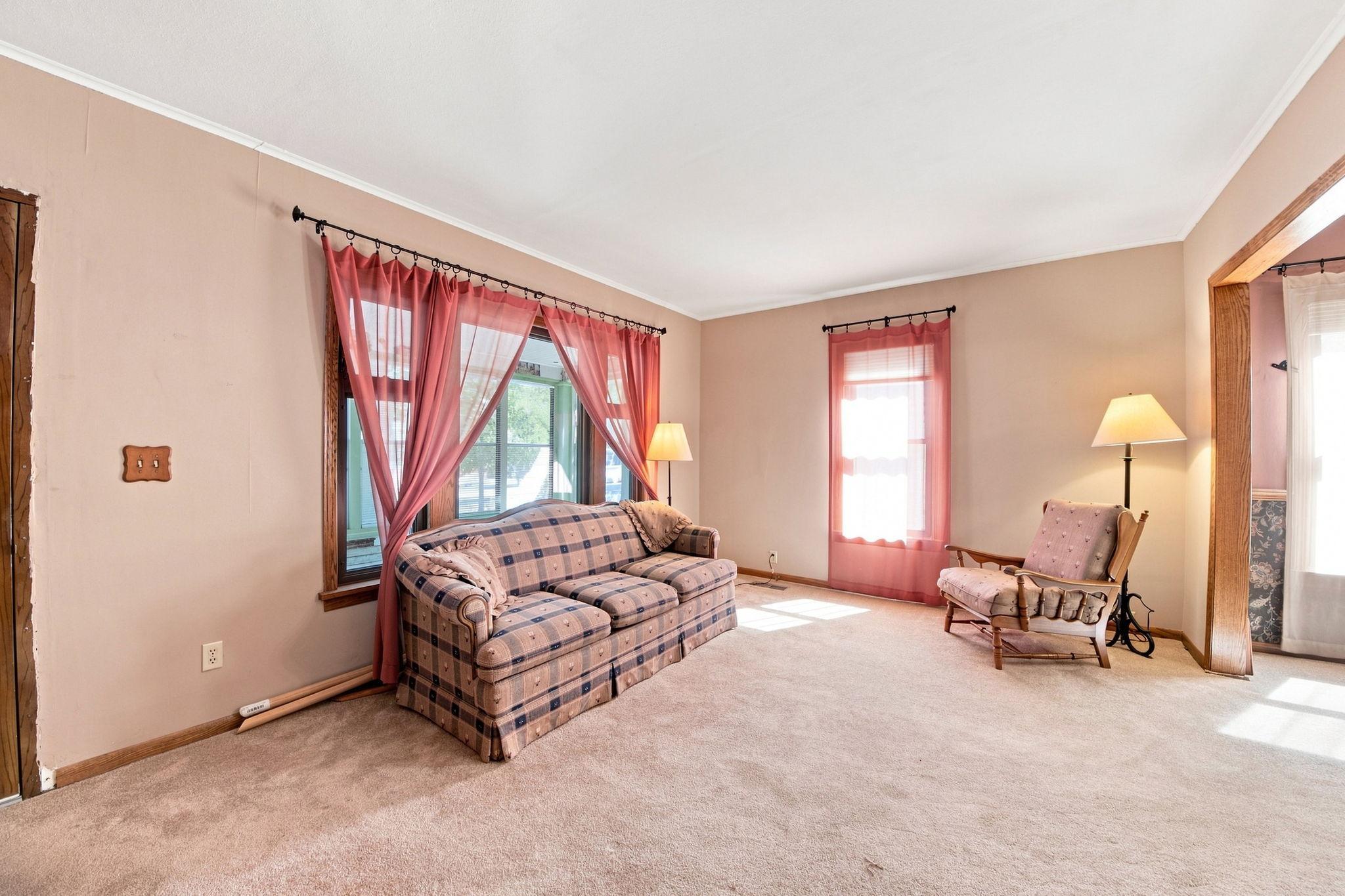 View of Residential at 4044 31st Avenue, Minneapolis MN 55406, Minneapolis (9 of 26) - Mike Wilen | Minnesota Team Real Estate