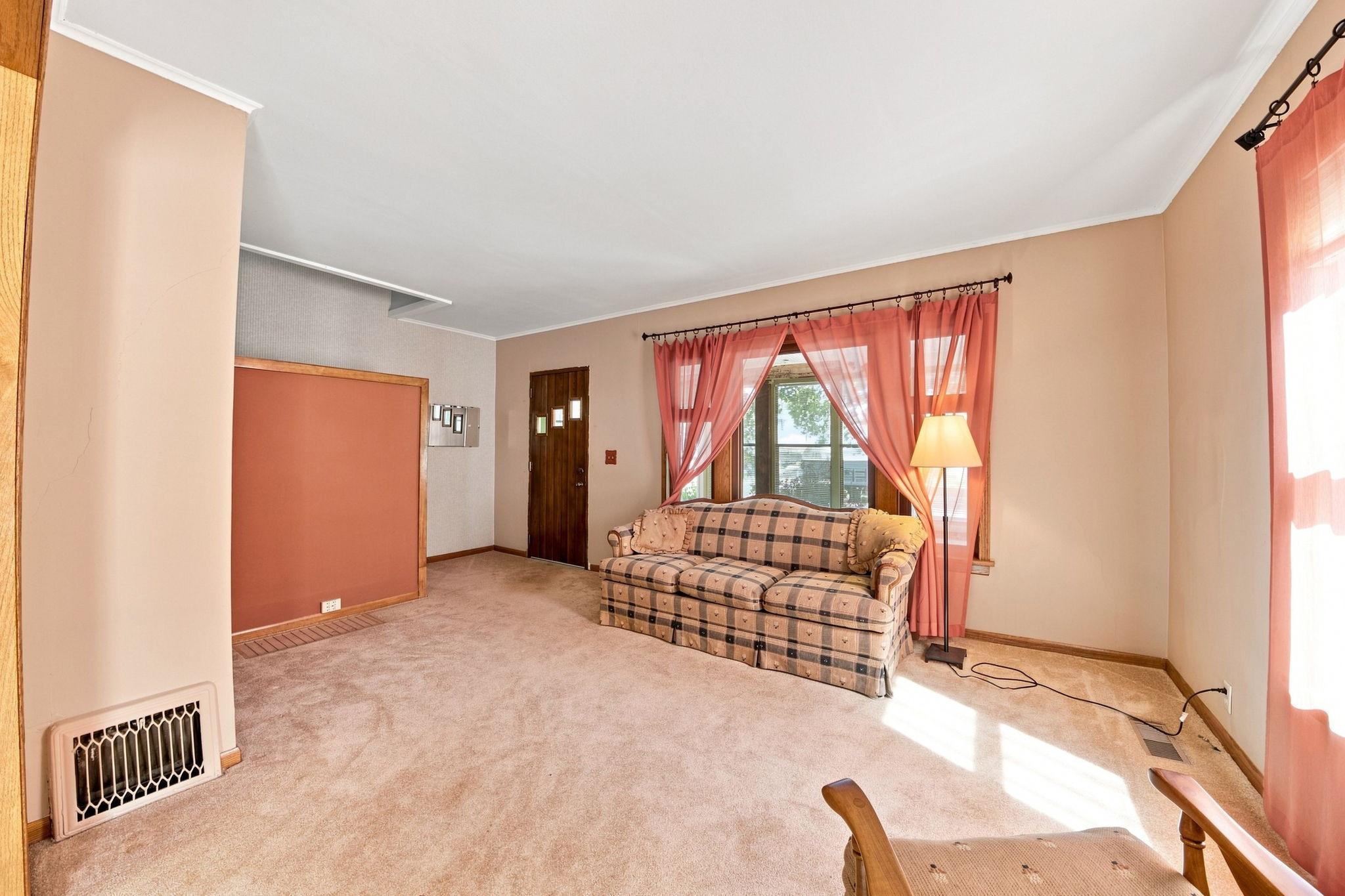 View of Residential at 4044 31st Avenue, Minneapolis MN 55406, Minneapolis (8 of 26) - Mike Wilen | Minnesota Team Real Estate