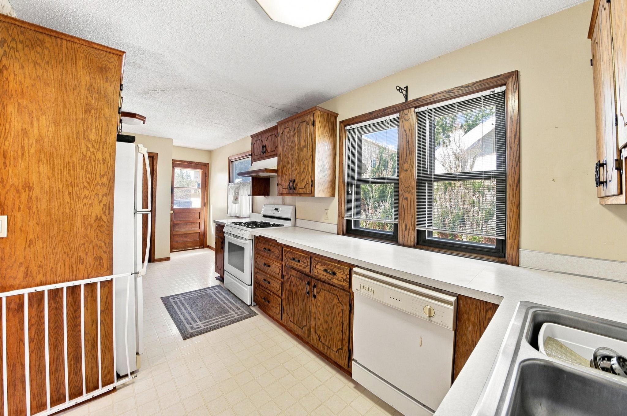 View of Residential at 4044 31st Avenue, Minneapolis MN 55406, Minneapolis (4 of 26) - Mike Wilen | Minnesota Team Real Estate