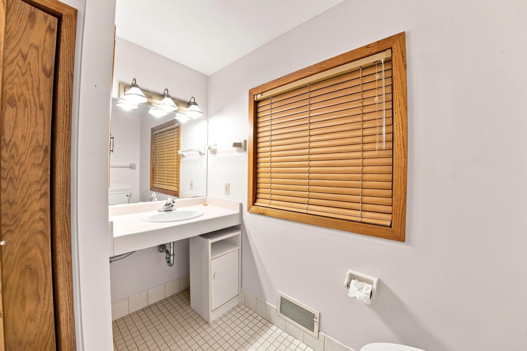 View of Residential at 4044 31st Avenue, Minneapolis MN 55406, Minneapolis (16 of 26) - Mike Wilen | Minnesota Team Real Estate