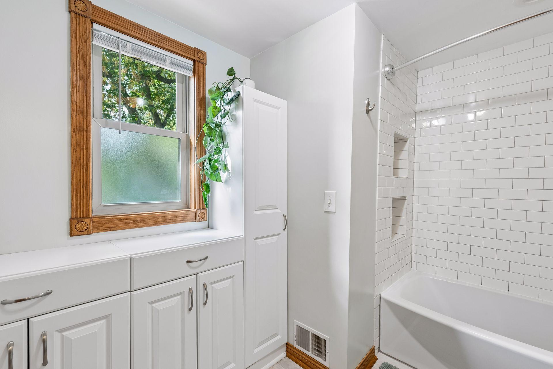 View of Residential at 733 Tatum Street, Saint Paul MN 55104, Saint Paul (24 of 30) - Mike Wilen | Minnesota Team Real Estate