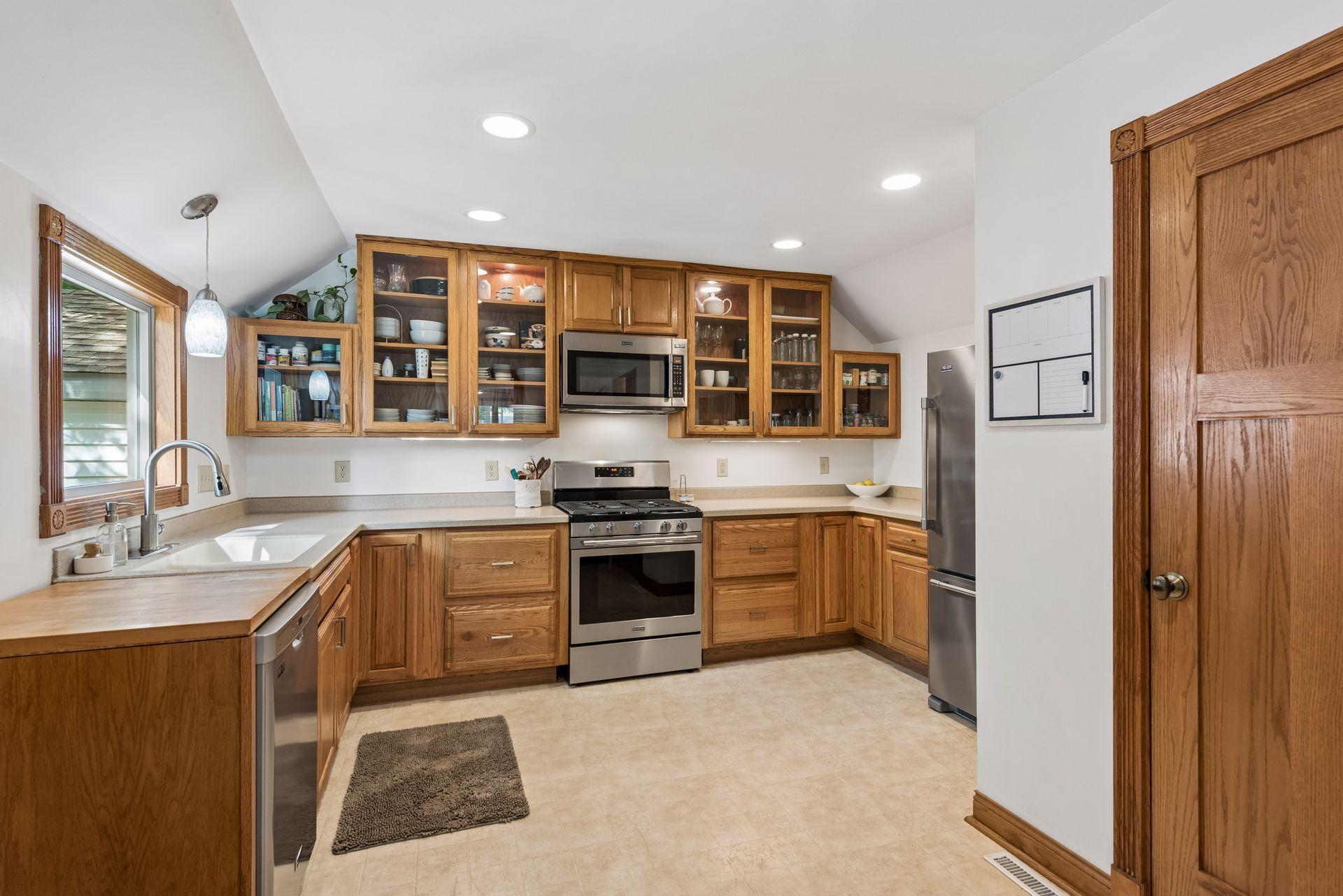 View of Residential at 733 Tatum Street, Saint Paul MN 55104, Saint Paul (2 of 30) - Mike Wilen | Minnesota Team Real Estate