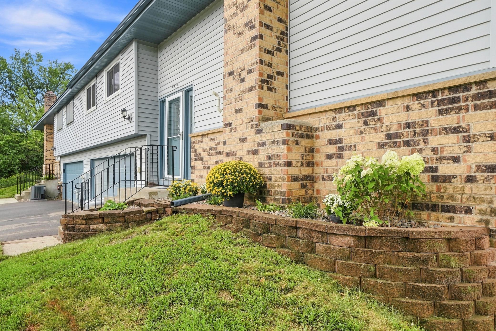 View of Residential at 1716 Woodgate Lane, Eagan MN 55122, Eagan (72 of 76) - Mike Wilen | Minnesota Team Real Estate
