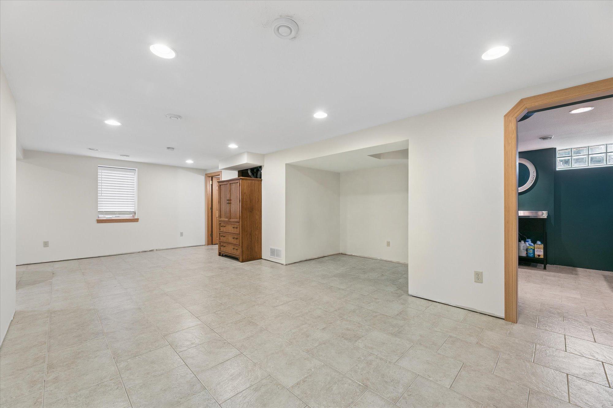 View of Residential at 826 Cross Street, Anoka MN 55303, Anoka (25 of 33) - Mike Wilen | Minnesota Team Real Estate