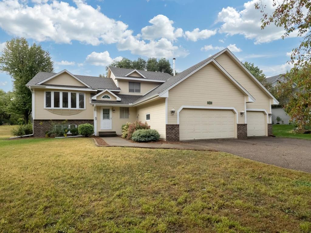View of Single Family at 2613 Kennelly Place, Burnsville - Mike Wilen | Minnesota Team Real Estate
