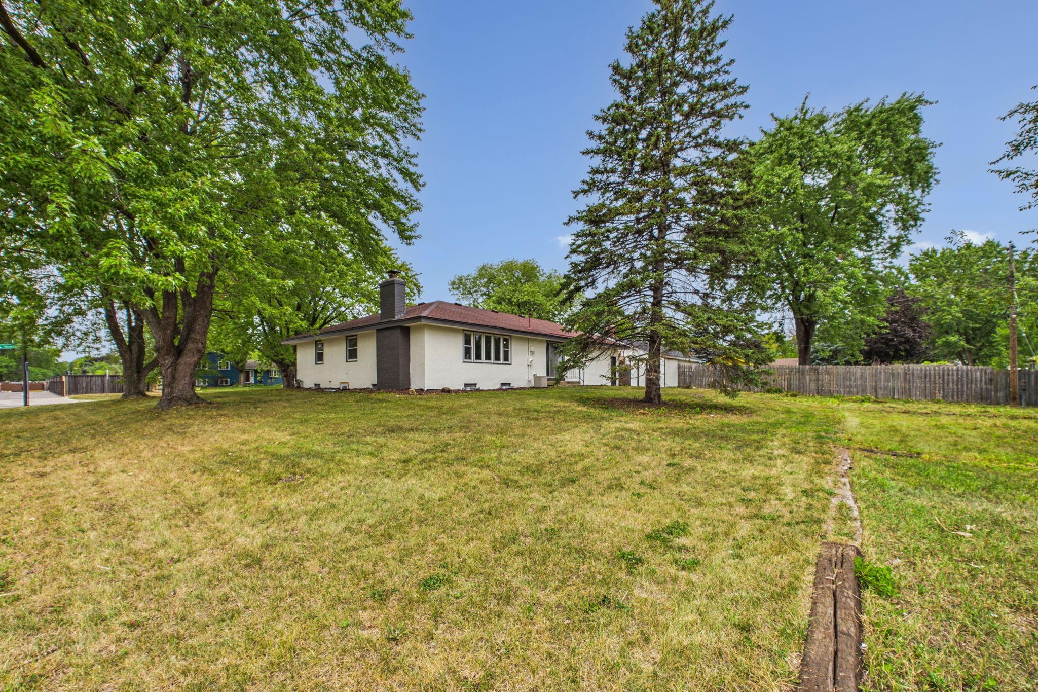 View of Residential at 7000 Humboldt Avenue, Brooklyn Center MN 55430, Brooklyn Center (24 of 31) - Mike Wilen | Minnesota Team Real Estate