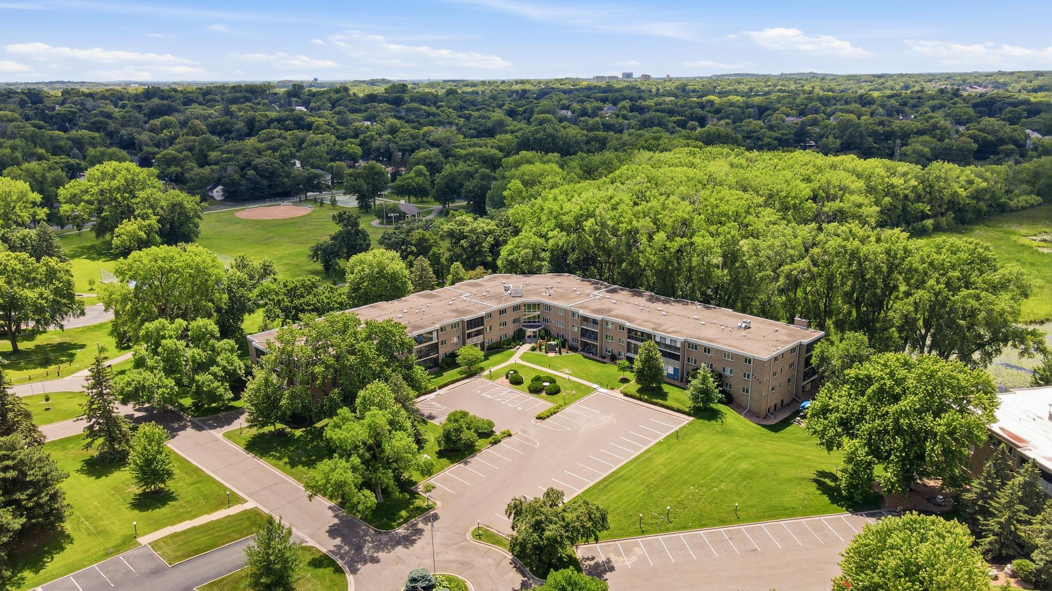 View of Residential at 4370 Brookside Court #302, Edina MN 55436, Edina (27 of 30) - Mike Wilen | Minnesota Team Real Estate