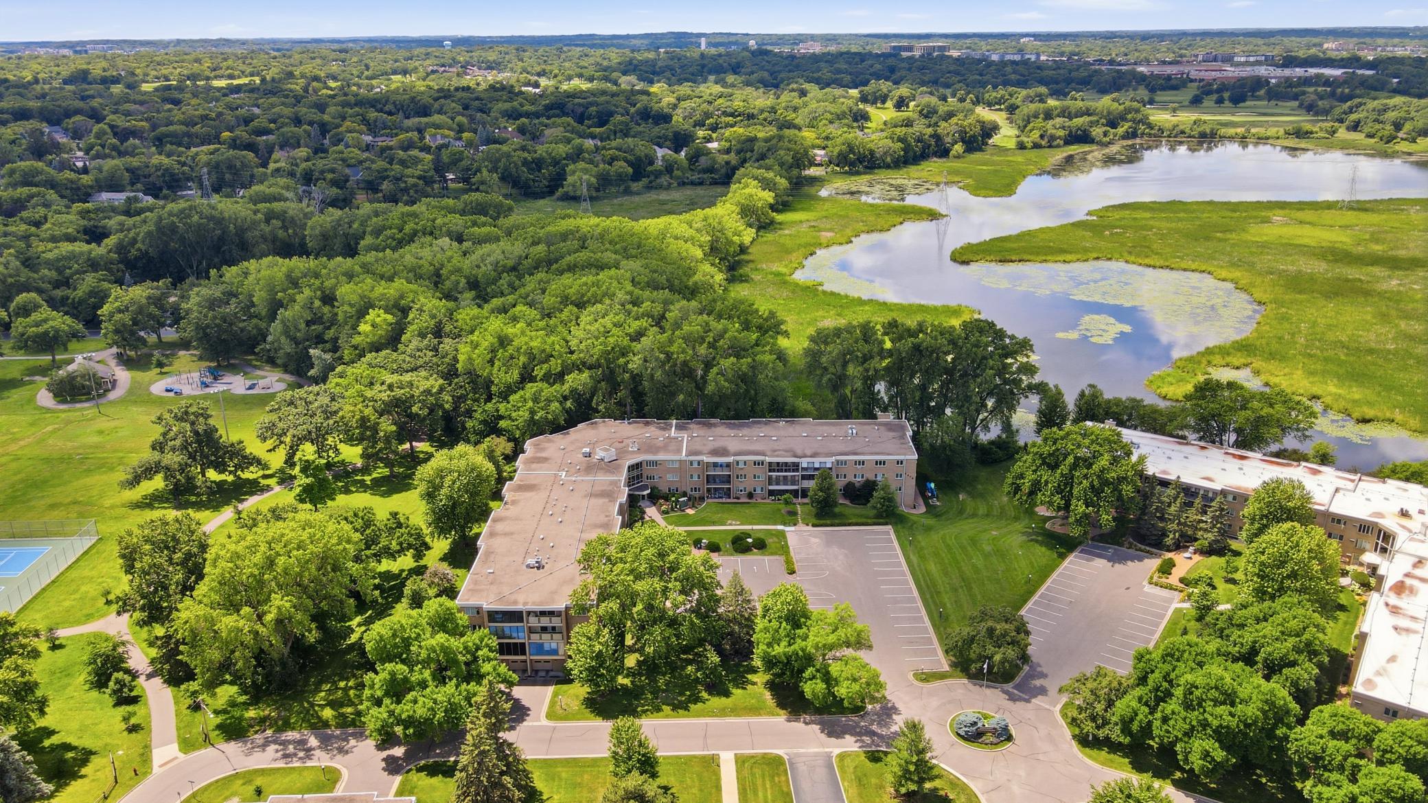View of Residential at 4370 Brookside Court #302, Edina MN 55436, Edina (28 of 30) - Mike Wilen | Minnesota Team Real Estate