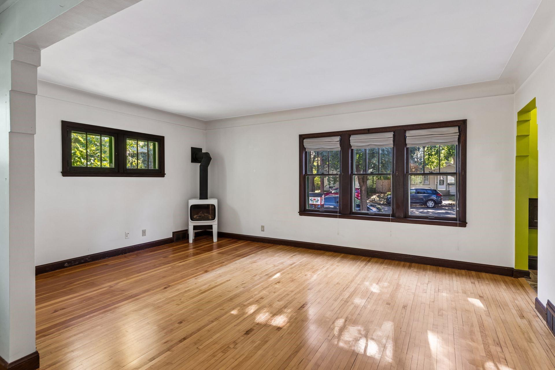 View of Residential at 3947 Snelling Avenue, Minneapolis MN 55406, Minneapolis (2 of 22) - Mike Wilen | Minnesota Team Real Estate