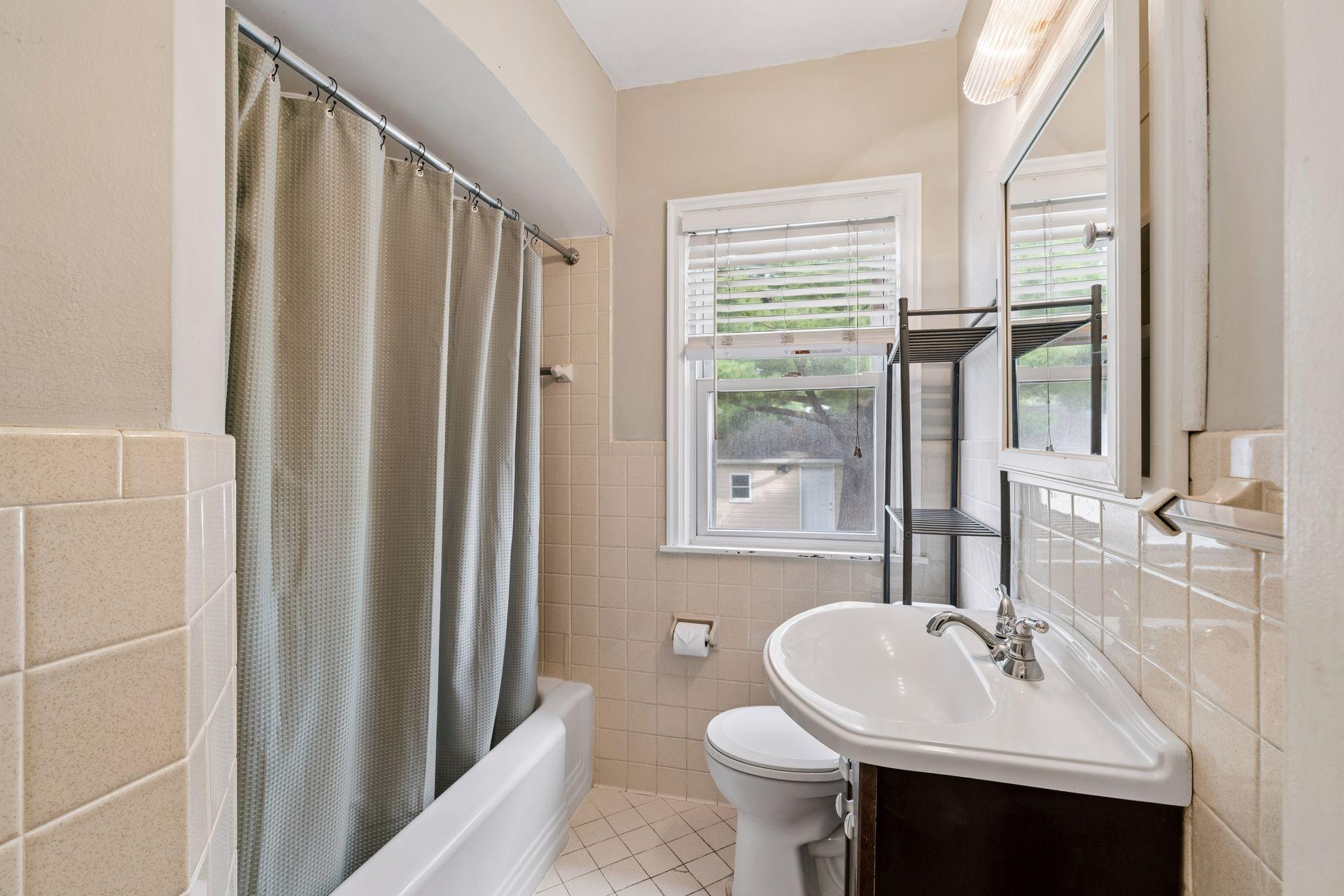 View of Residential at 3049 Edgewood Avenue, Saint Louis Park MN 55426, Saint Louis Park (22 of 40) - Mike Wilen | Minnesota Team Real Estate