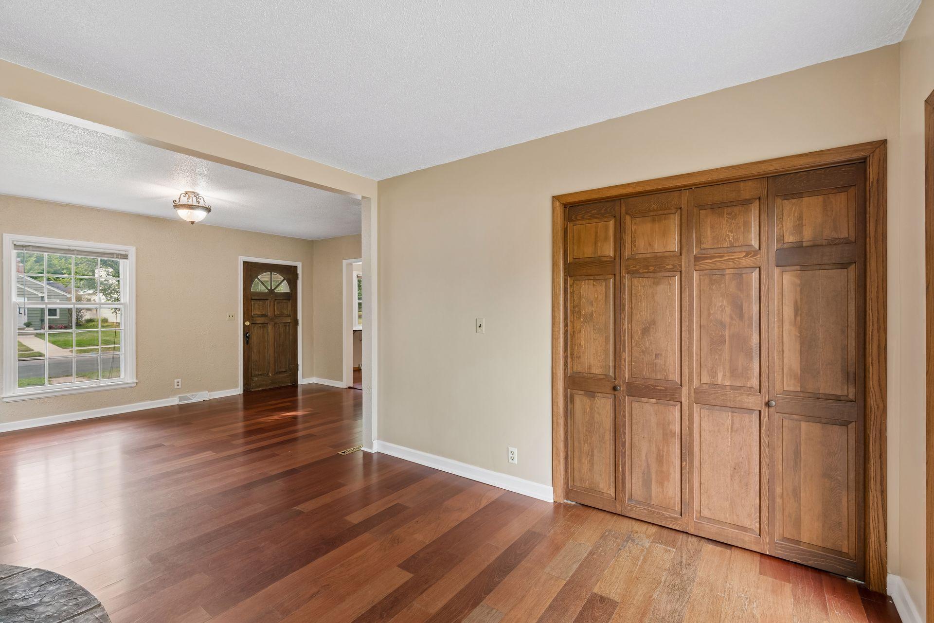View of Residential at 3049 Edgewood Avenue, Saint Louis Park MN 55426, Saint Louis Park (19 of 40) - Mike Wilen | Minnesota Team Real Estate